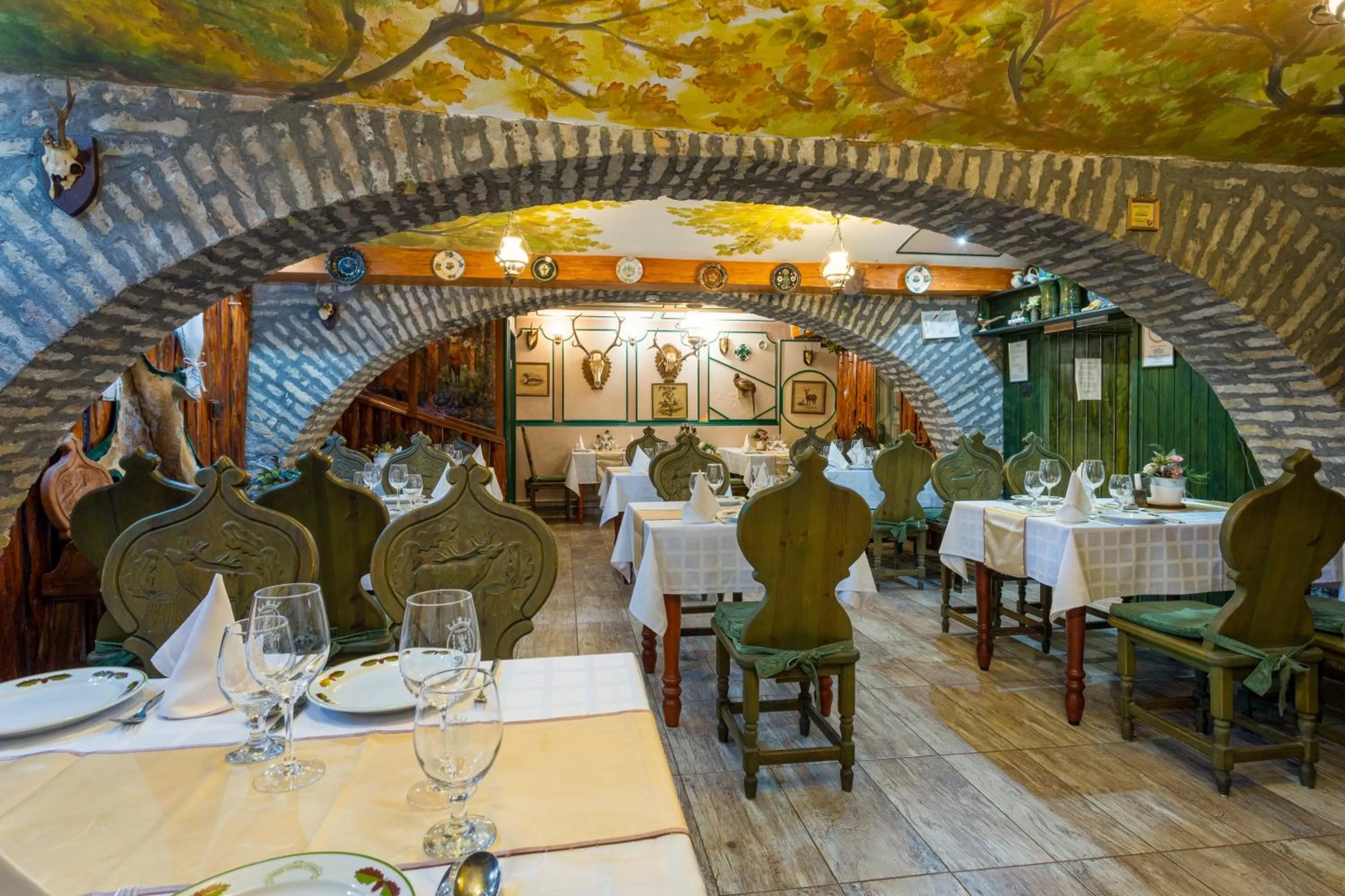 Restaurant/places to eat in Illés Hotel