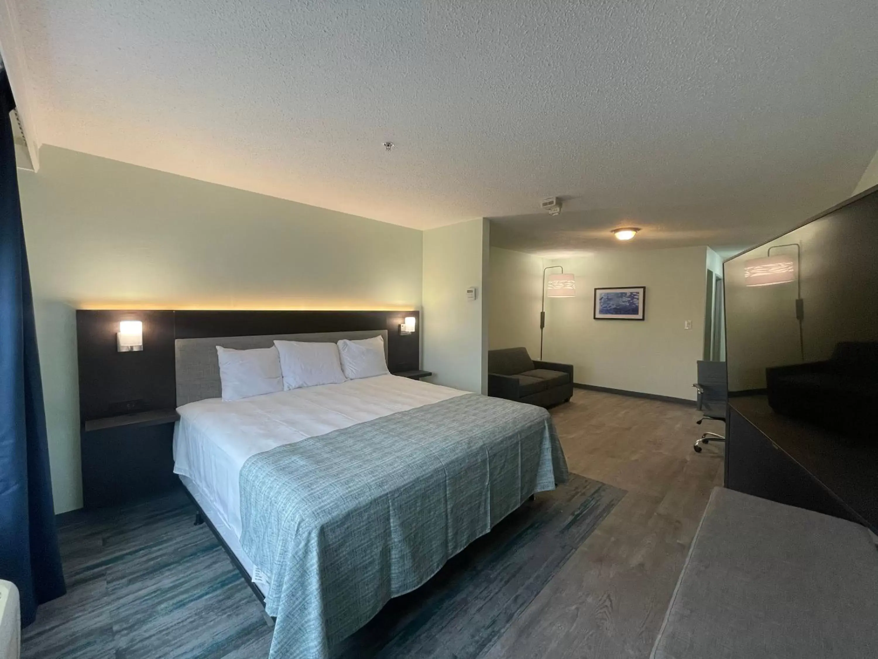 Bed in Wingate by Wyndham Waldorf - Washington DC Area