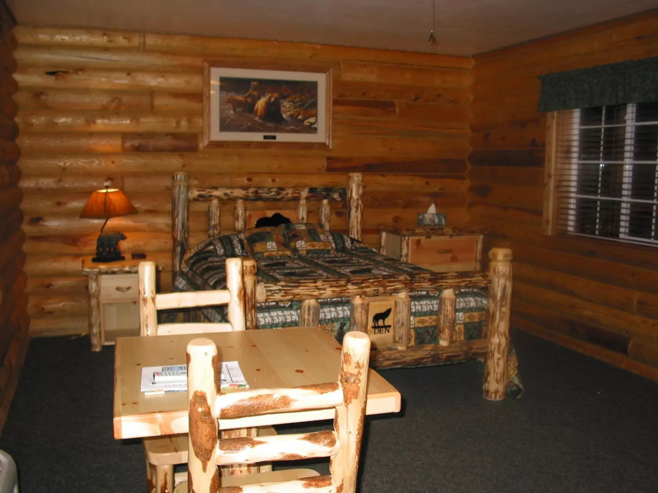 Decorative detail, Dining Area in Wolf Den Log Cabin Motel and RV Park