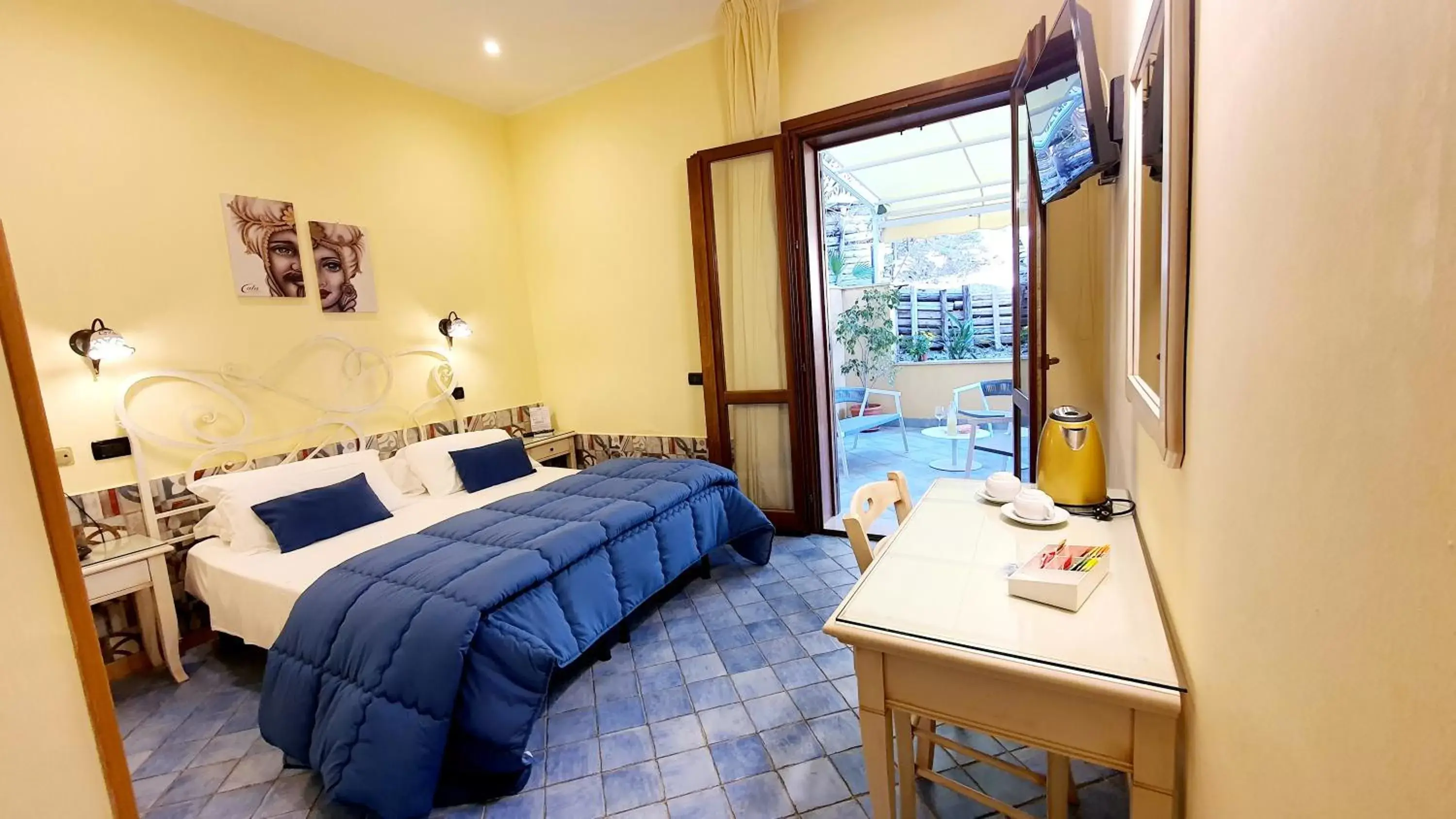 Bedroom in Hotel Cala Marina