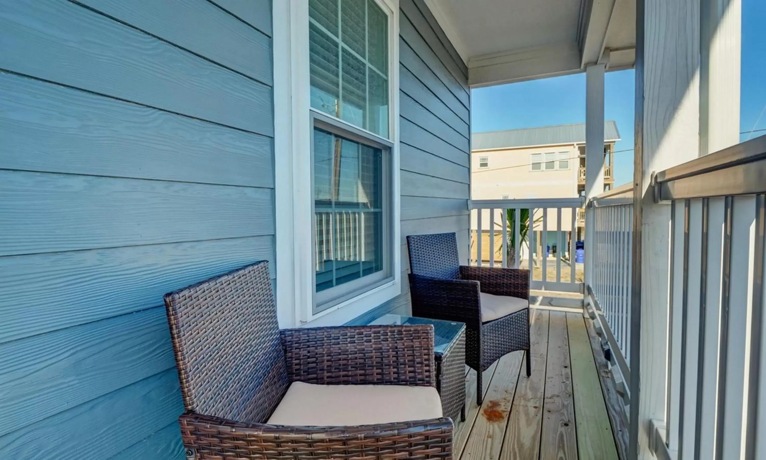 Property building, Balcony/Terrace in Loggerhead Inn and Suites by Carolina Retreats