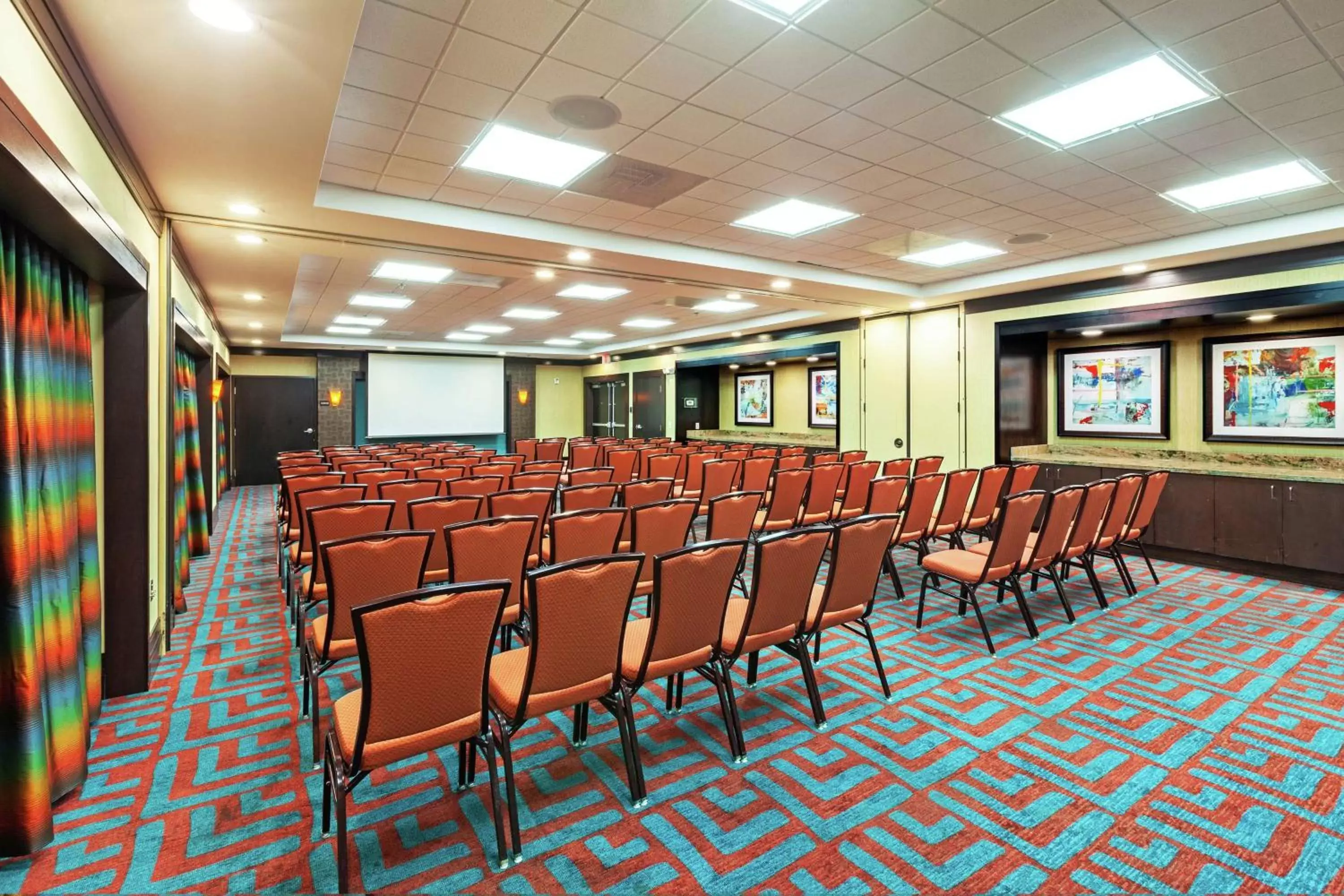 Meeting/conference room in Hampton Inn & Suites Houston North IAH, TX