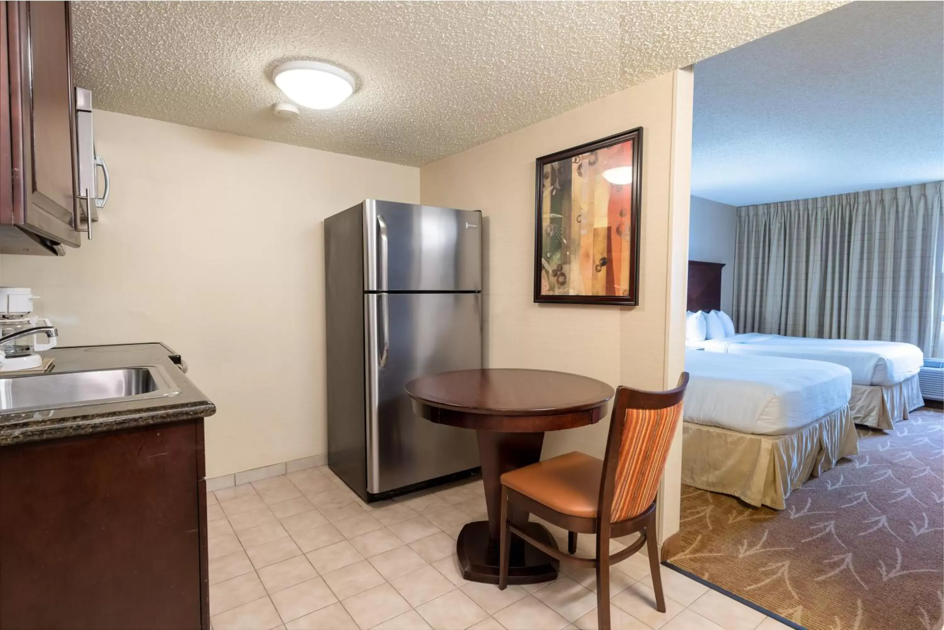 Kitchen or kitchenette, Kitchen/Kitchenette in Kahler Inn and Suites