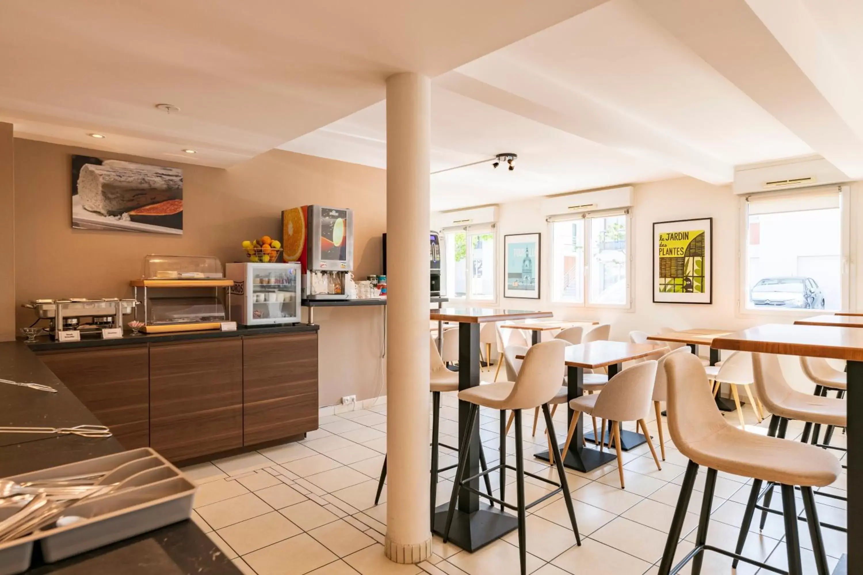 Breakfast, Restaurant/Places to Eat in Cerise Nantes Atlantis