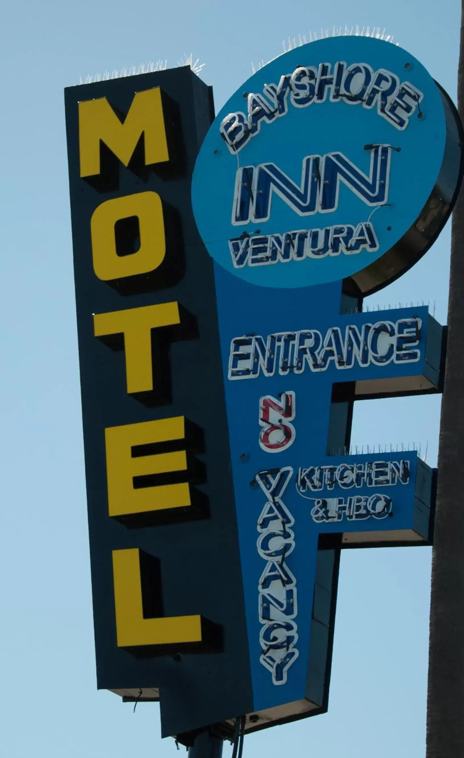 Bird's eye view, Property Logo/Sign in Bayshore Inn Ventura