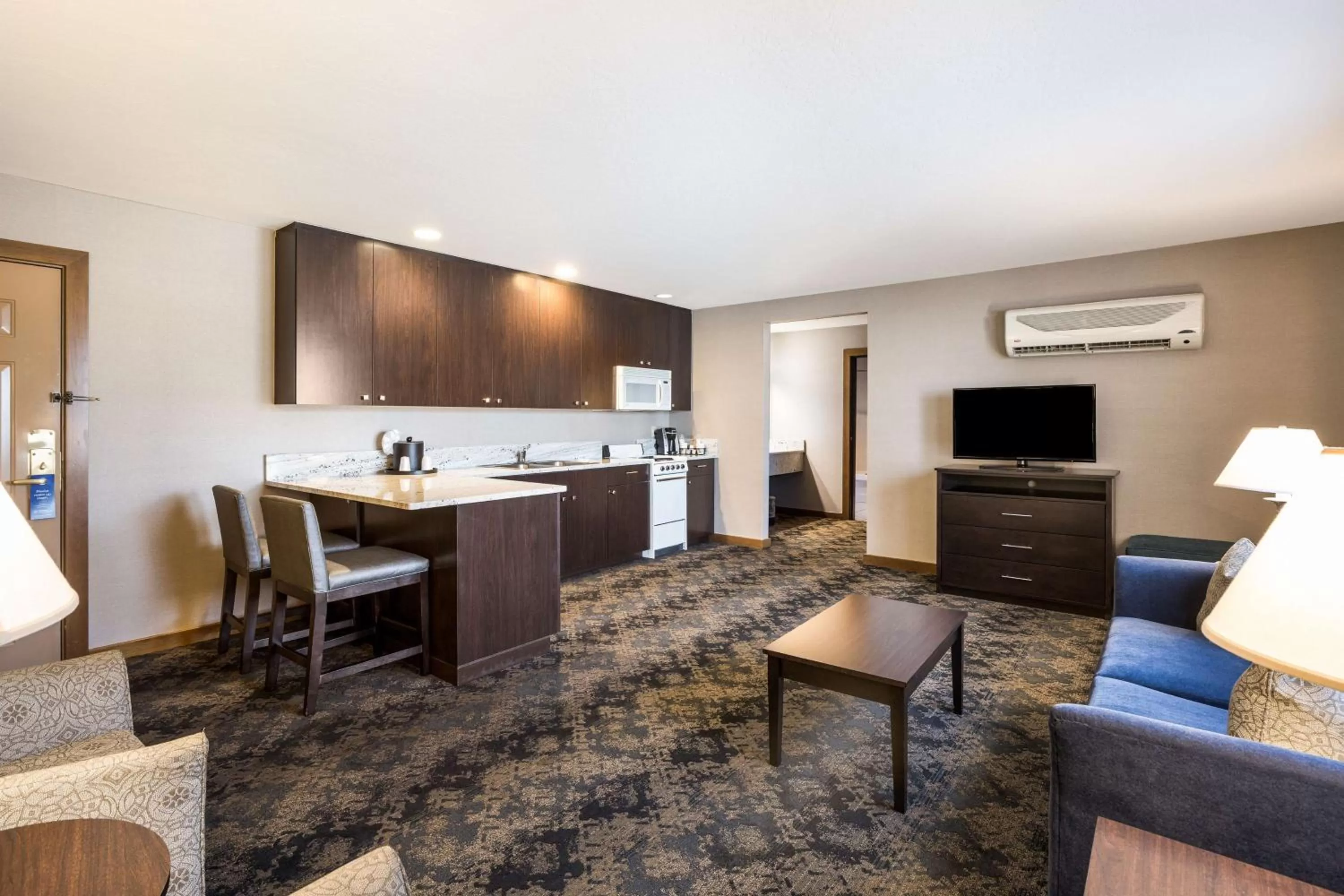 Bedroom in Best Western Windsor Inn