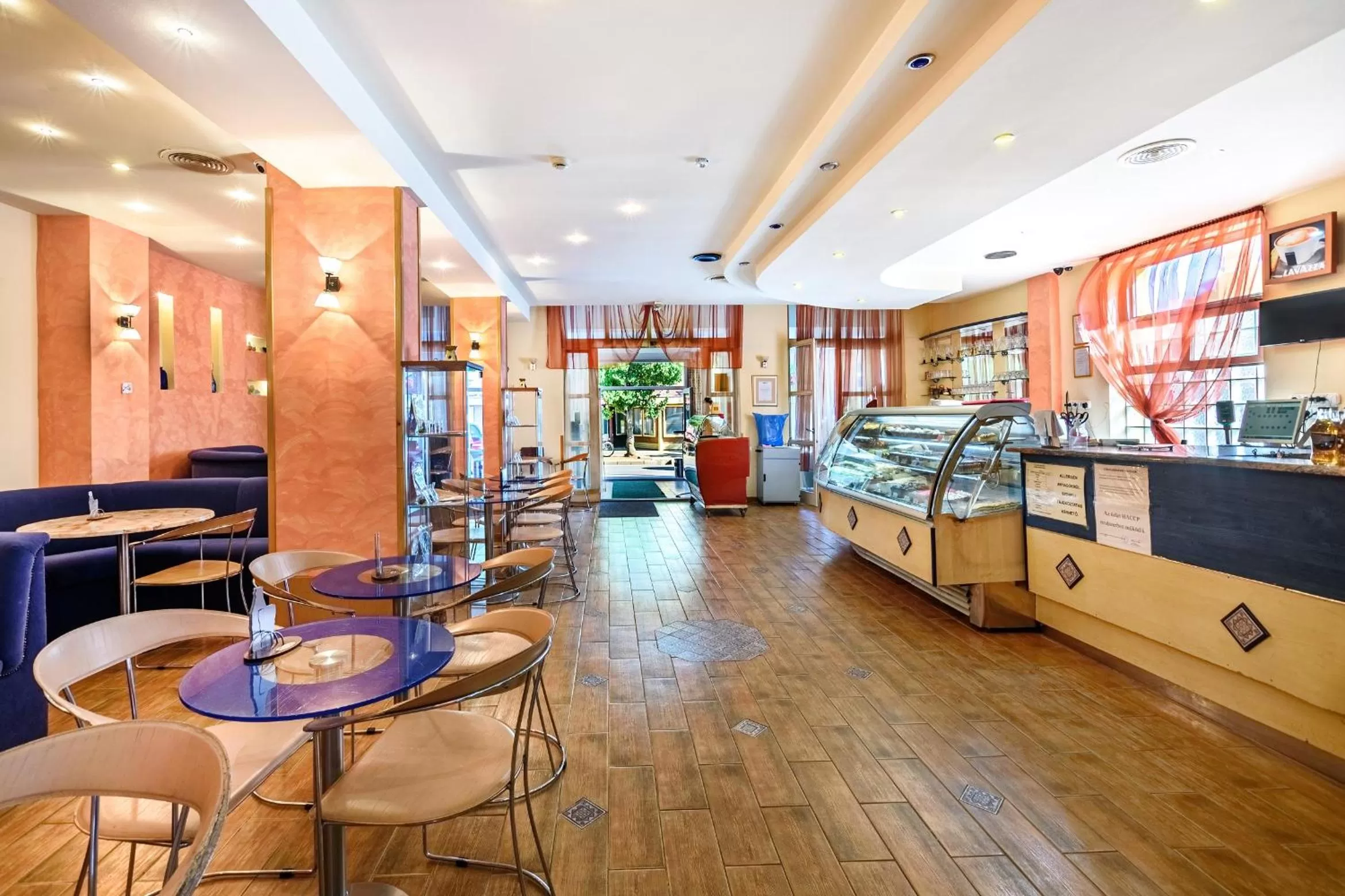 Restaurant/places to eat in Hotel Négy Évszak