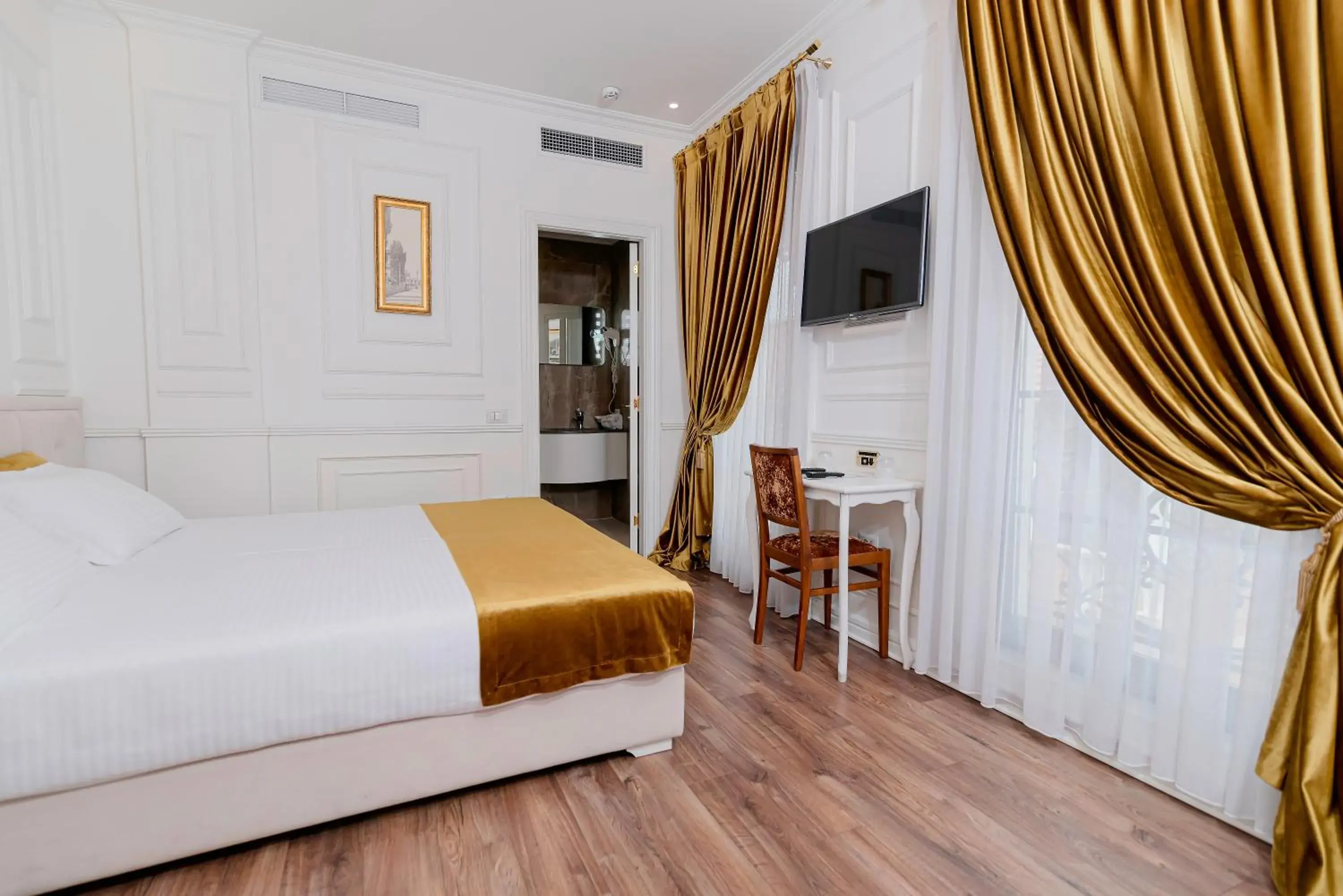 Decorative detail, Bed in Eler Hotel Decorative detail, Bed in Eler Hotel