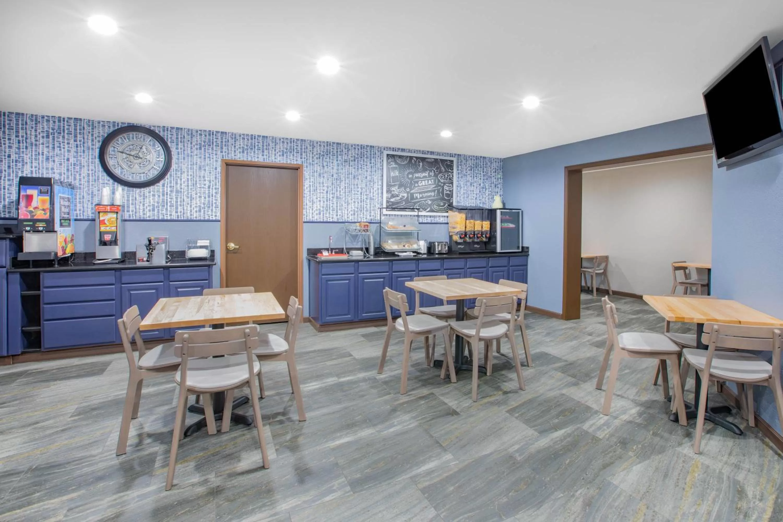Breakfast in AmericInn by Wyndham Pella