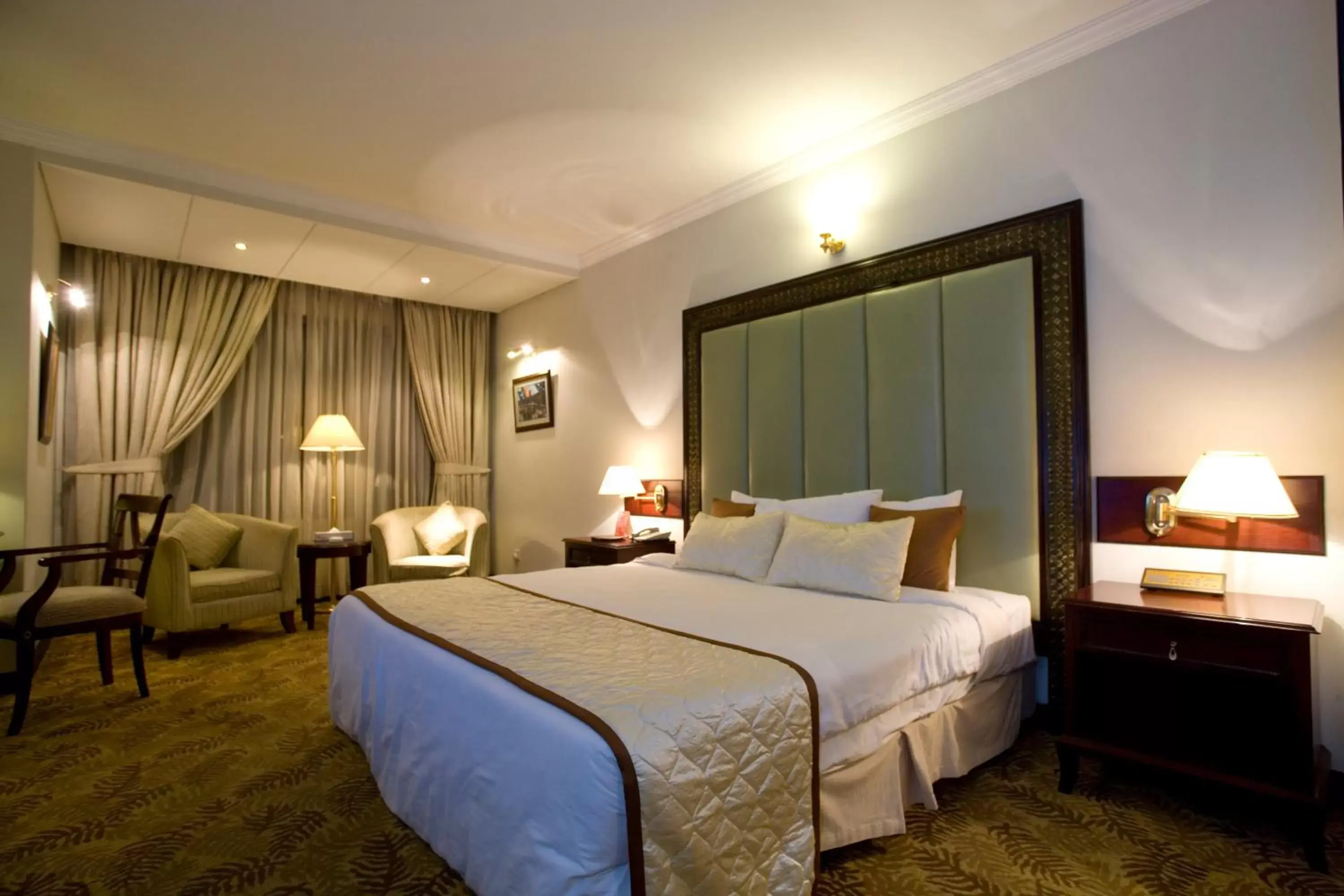 Bedroom, Bed in Hotel Sarina
