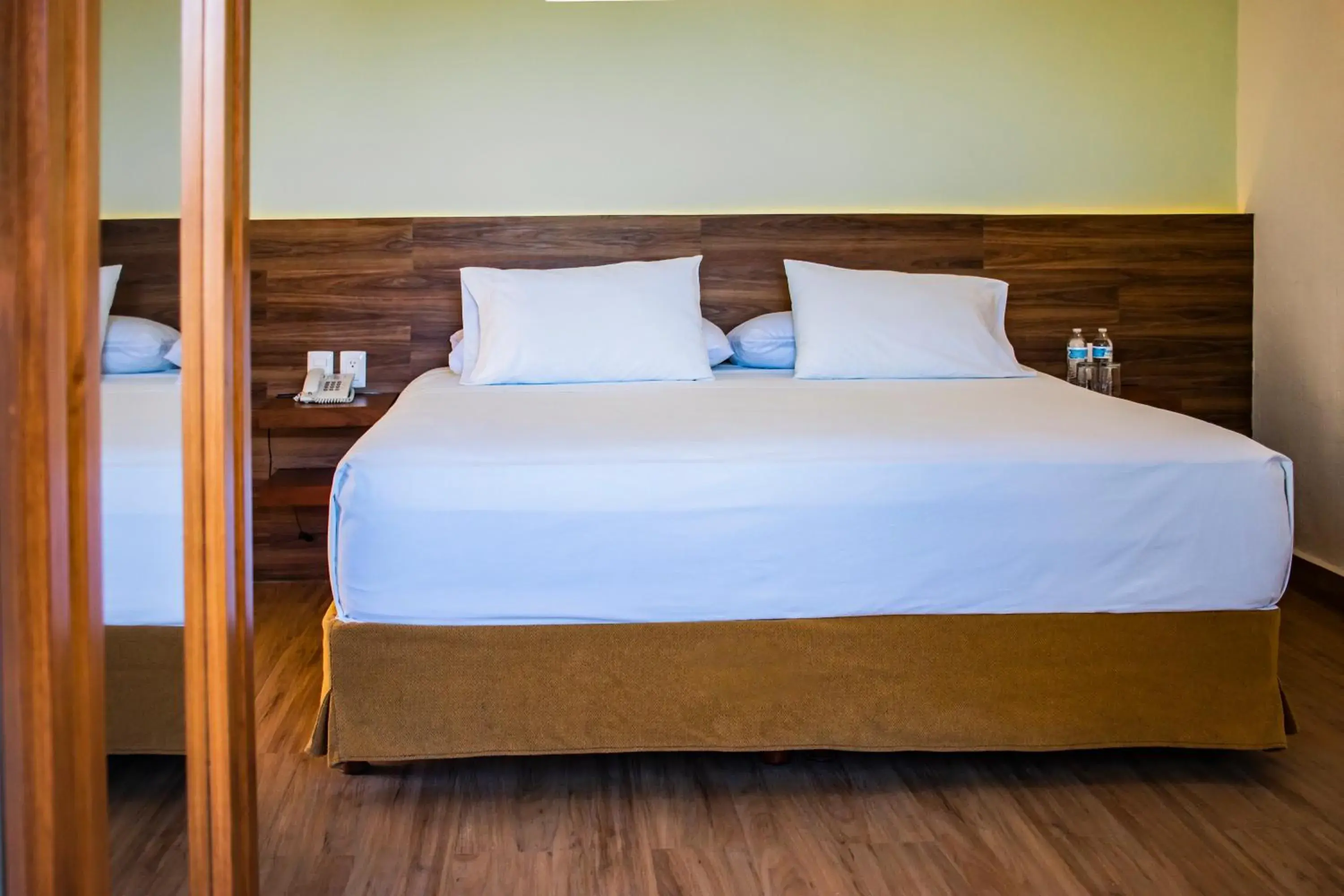 Bedroom, Bed in Hotel del Paseo Campeche