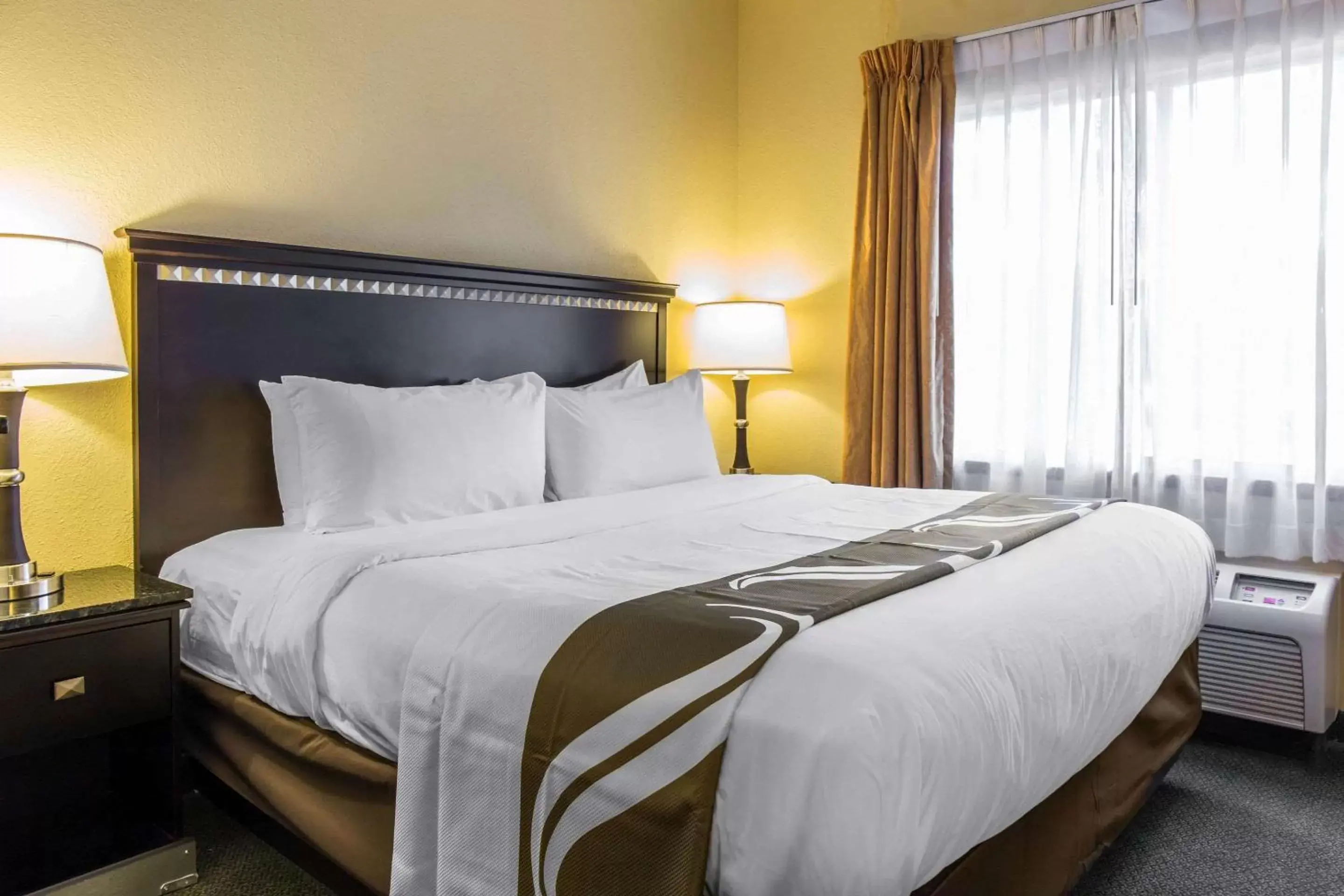 Photo of the whole room, Bed in Mi Casa Hotel Photo of the whole room, Bed in Mi Casa Hotel