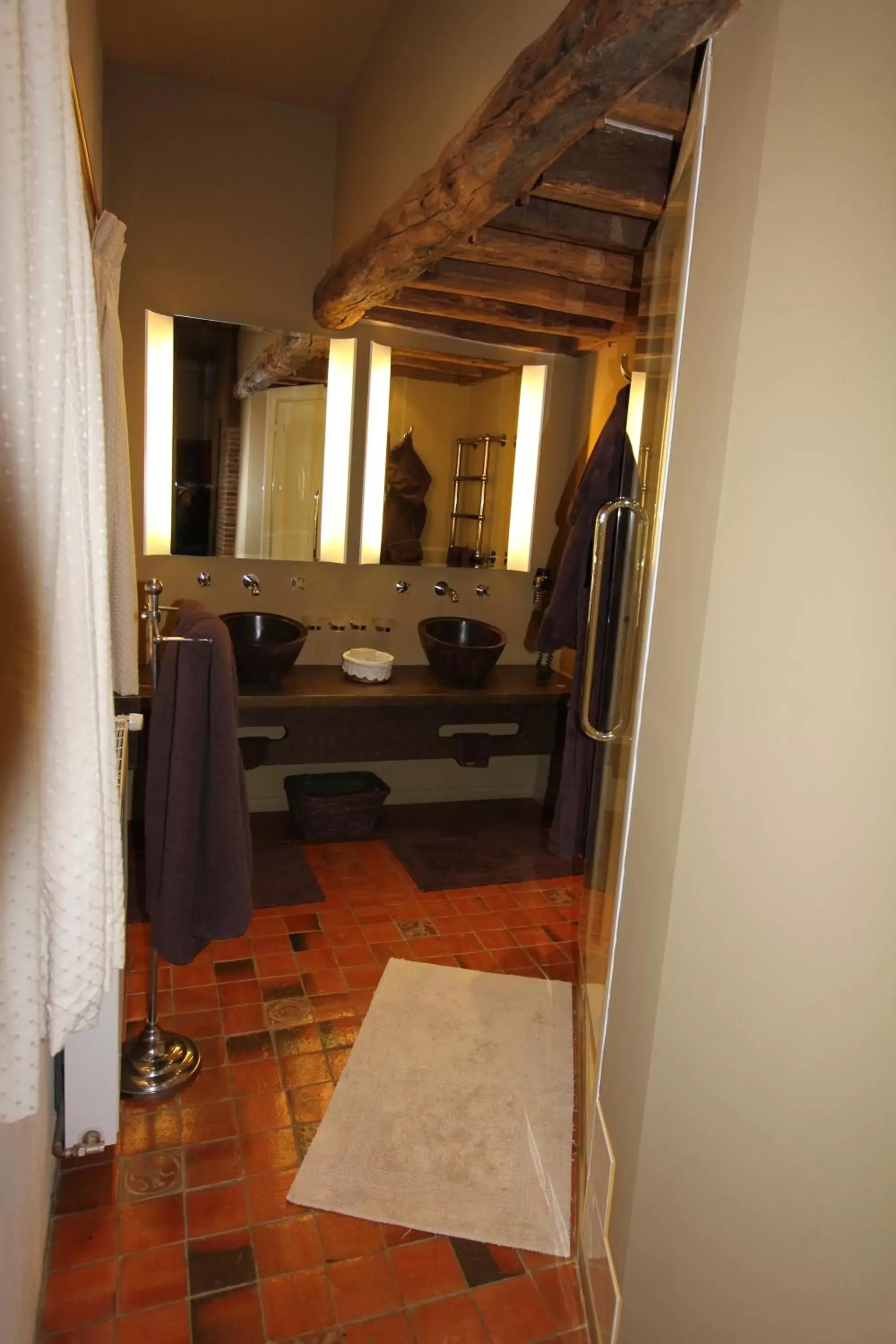 Bathroom, Kitchen/Kitchenette in Demeure des Vieux Bains