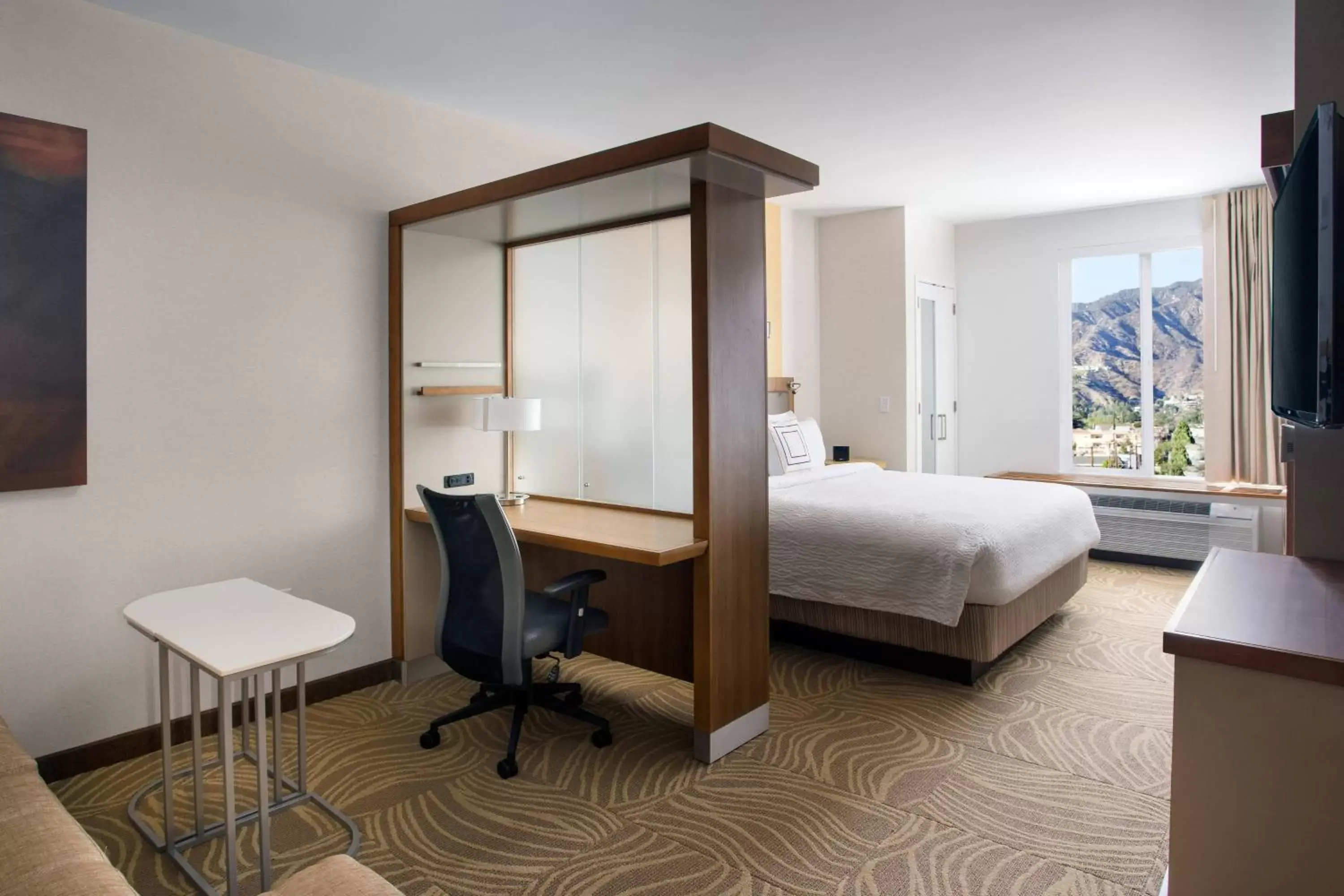Photo of the whole room, Bed in SpringHill Suites by Marriott Los Angeles Burbank/Downtown