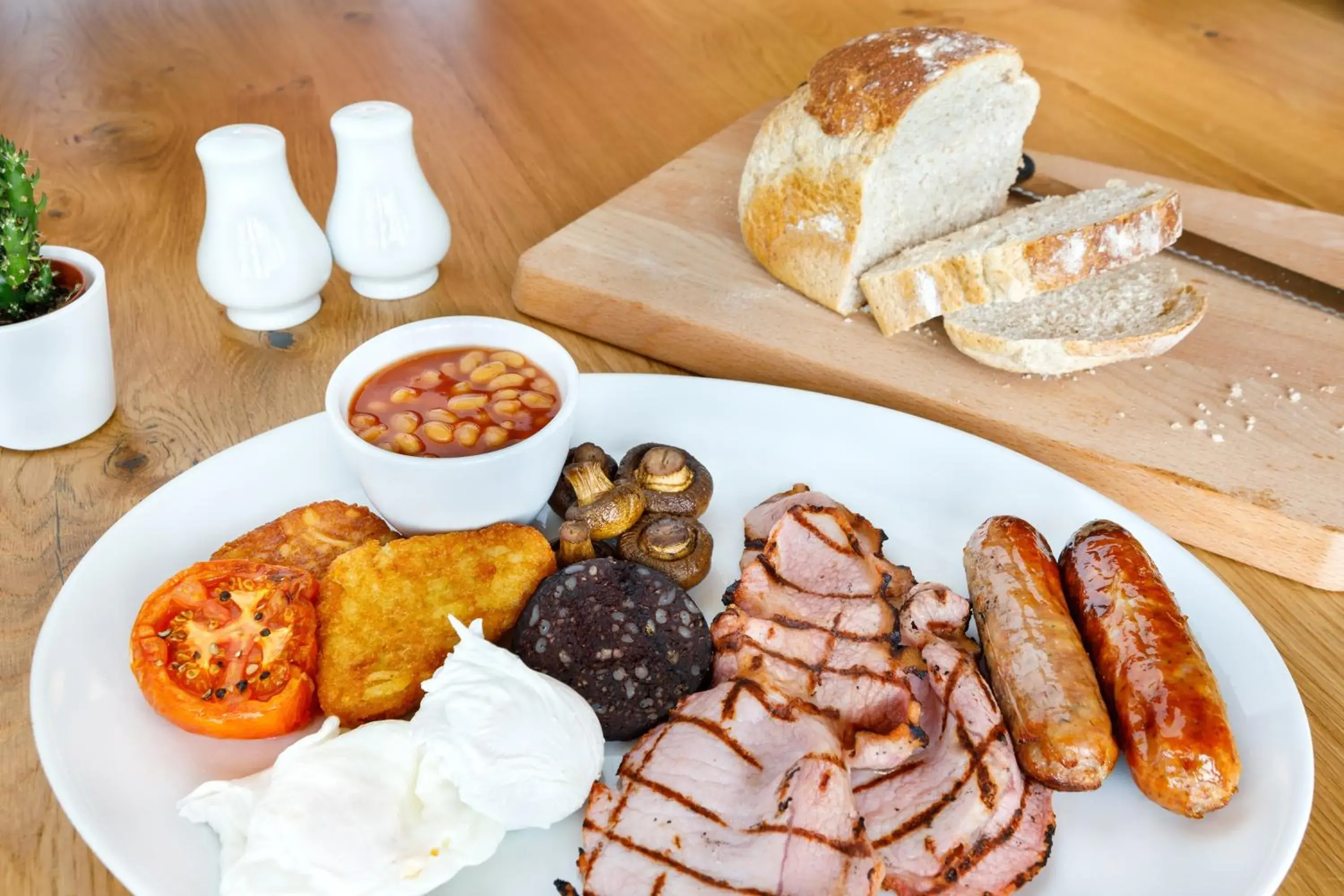 English/Irish breakfast in Cedar Court Bradford Hotel