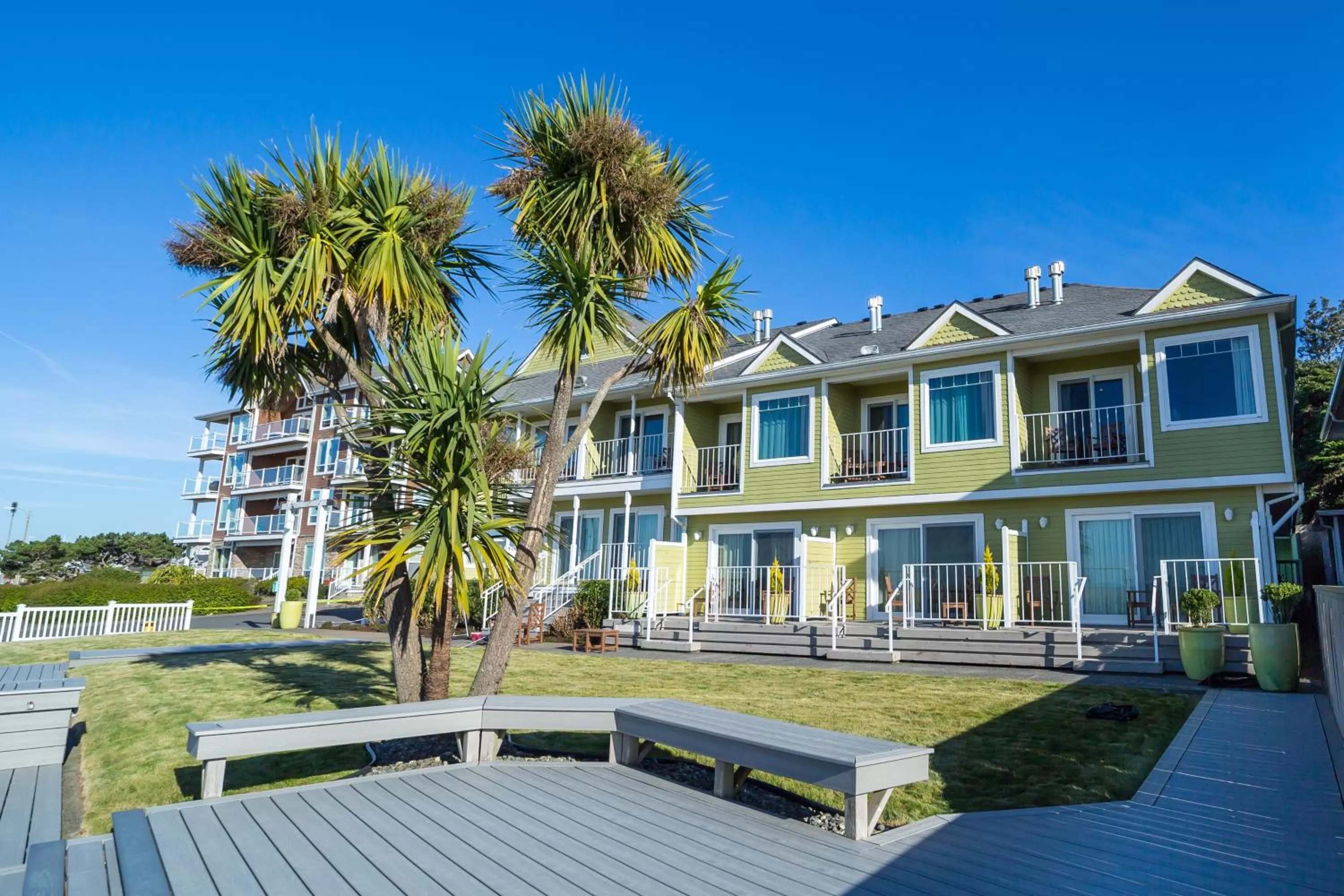 Property building in Inn of the Four Winds Seaside Oceanfront