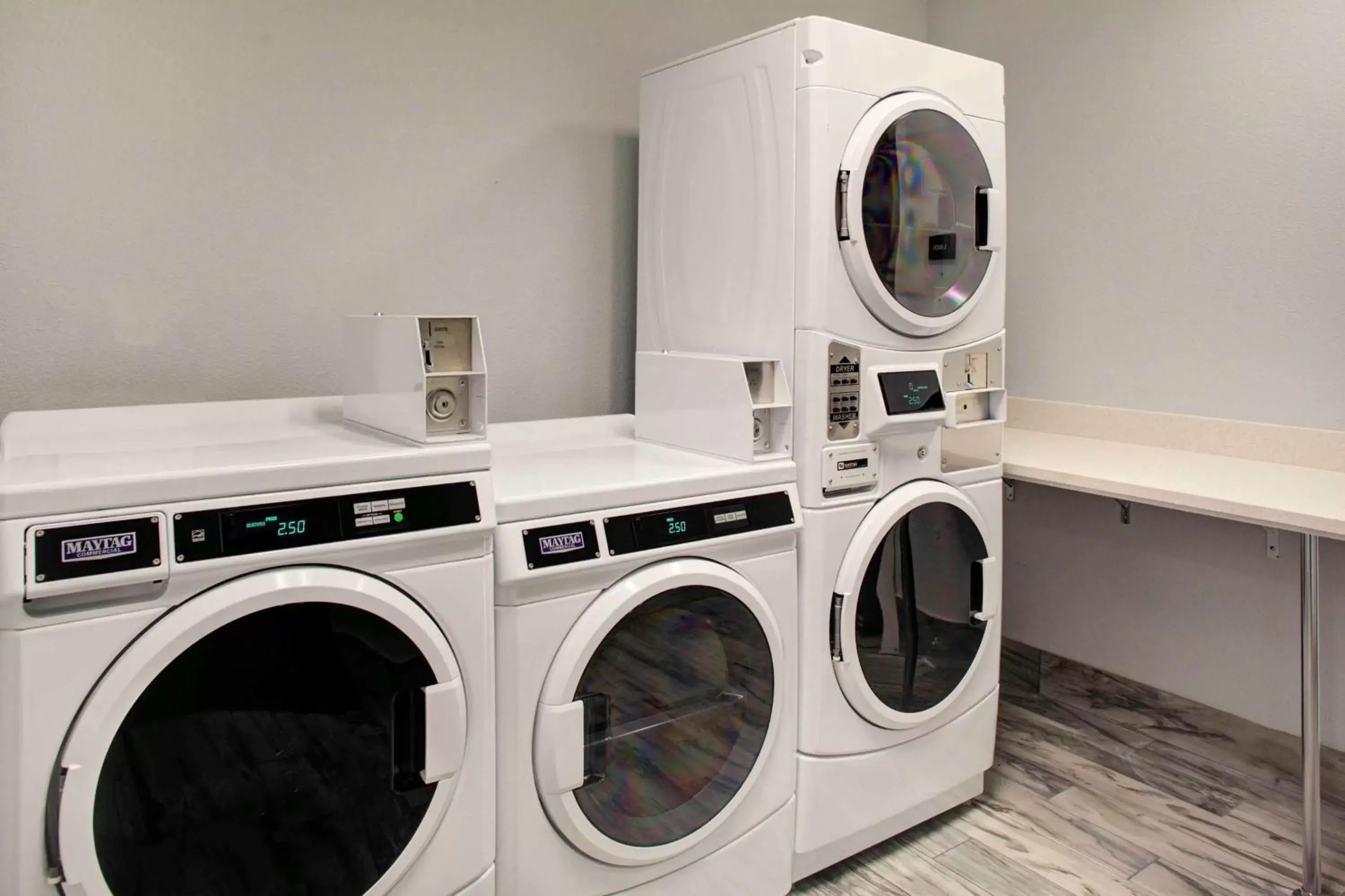 Property building in Hampton Inn Suites Flagstaff East Property building in Hampton Inn Suites Flagstaff East