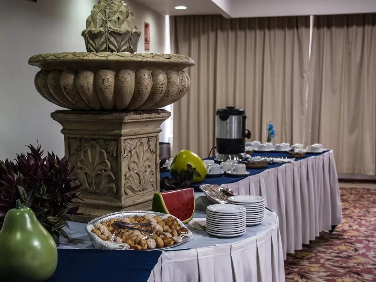 Banquet/Function facilities, Food in Hotel Fenix