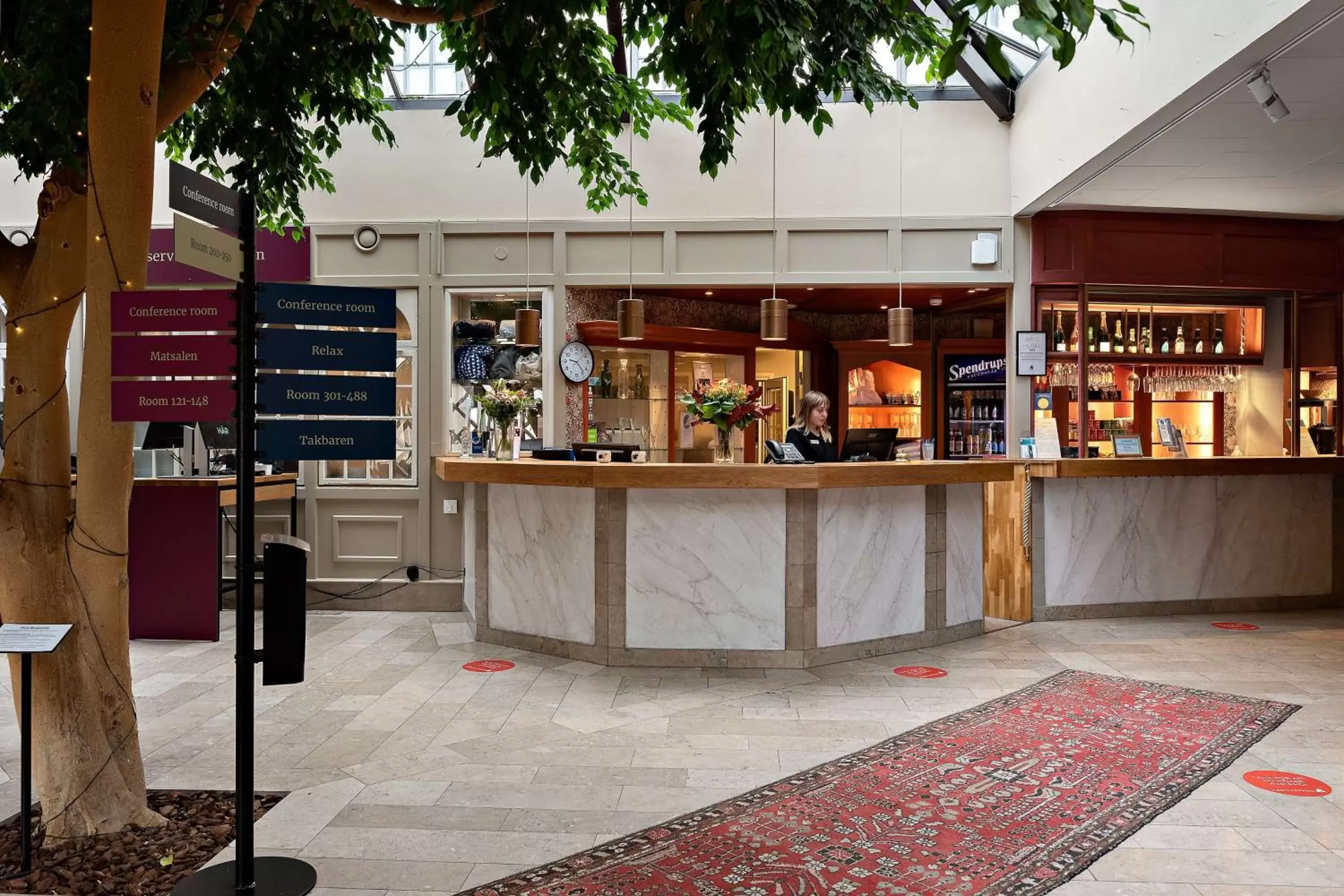 Lobby or reception, Lounge/Bar in Best Western Strand Hotel