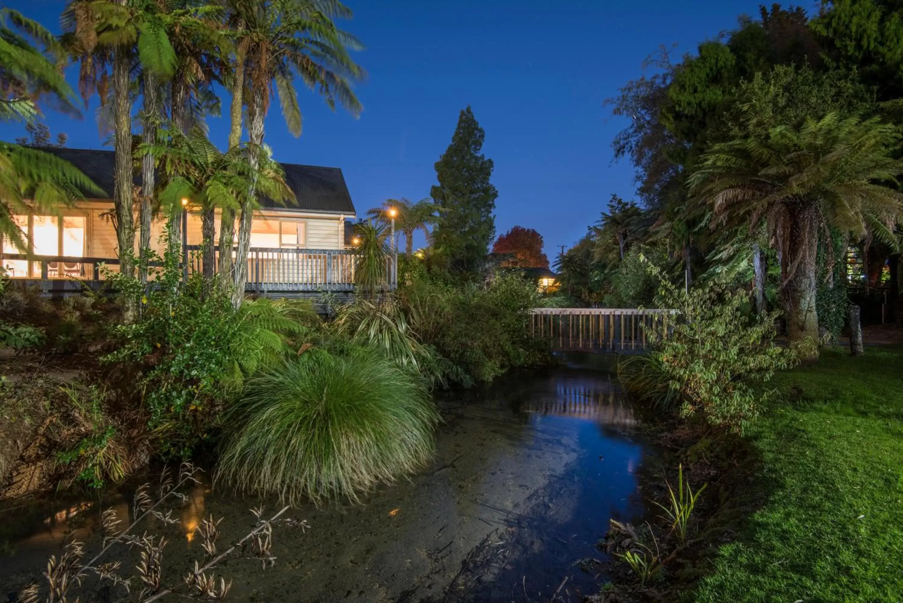 River view, Swimming Pool in Best Western Braeside Rotorua