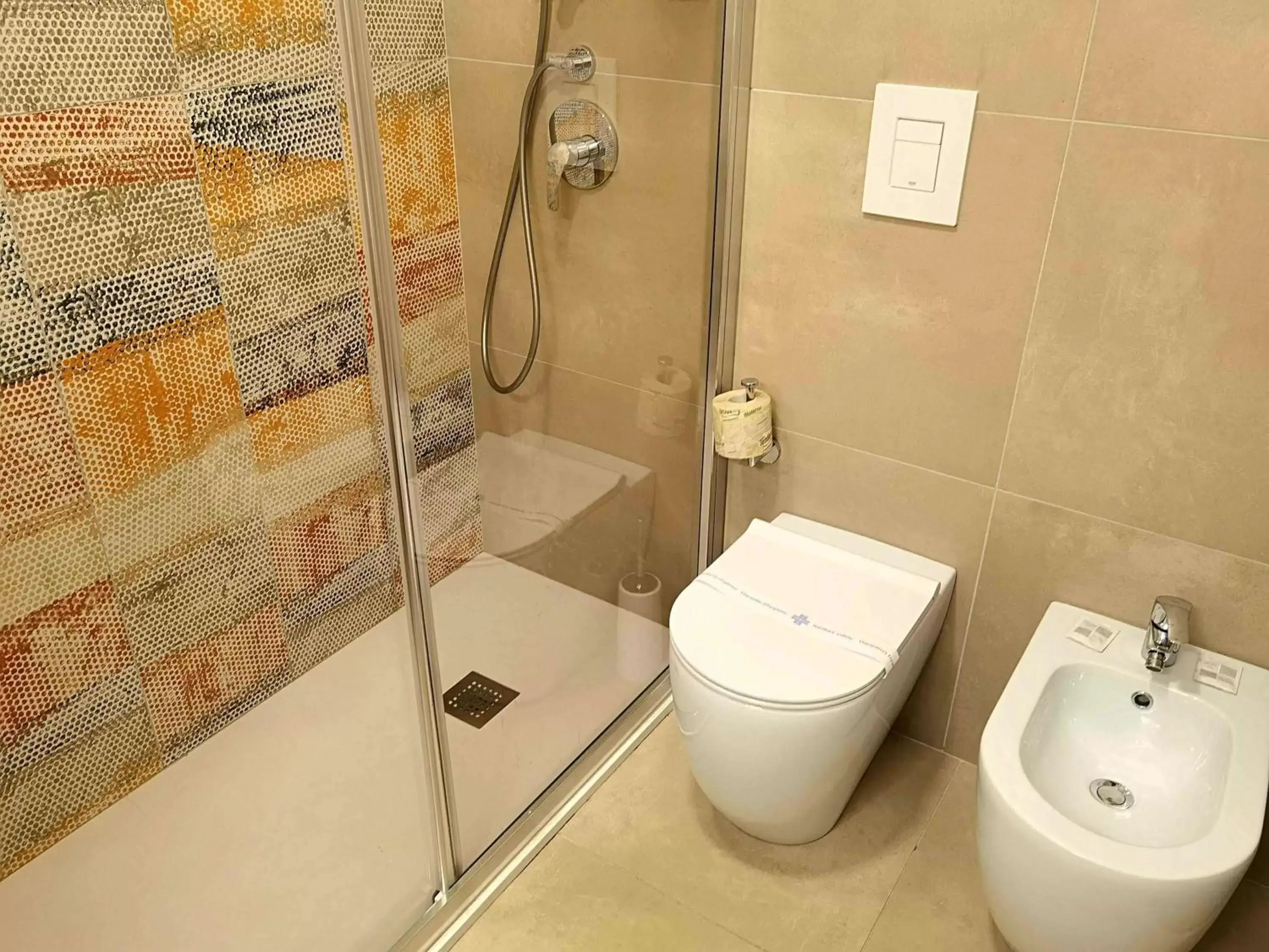 Bathroom in Ibis Styles Palermo President