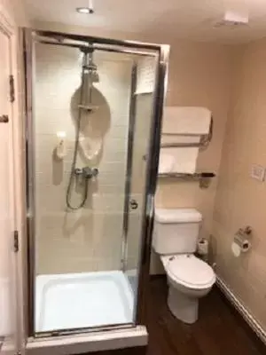 Bathroom in Globe Hotel Wetherspoon