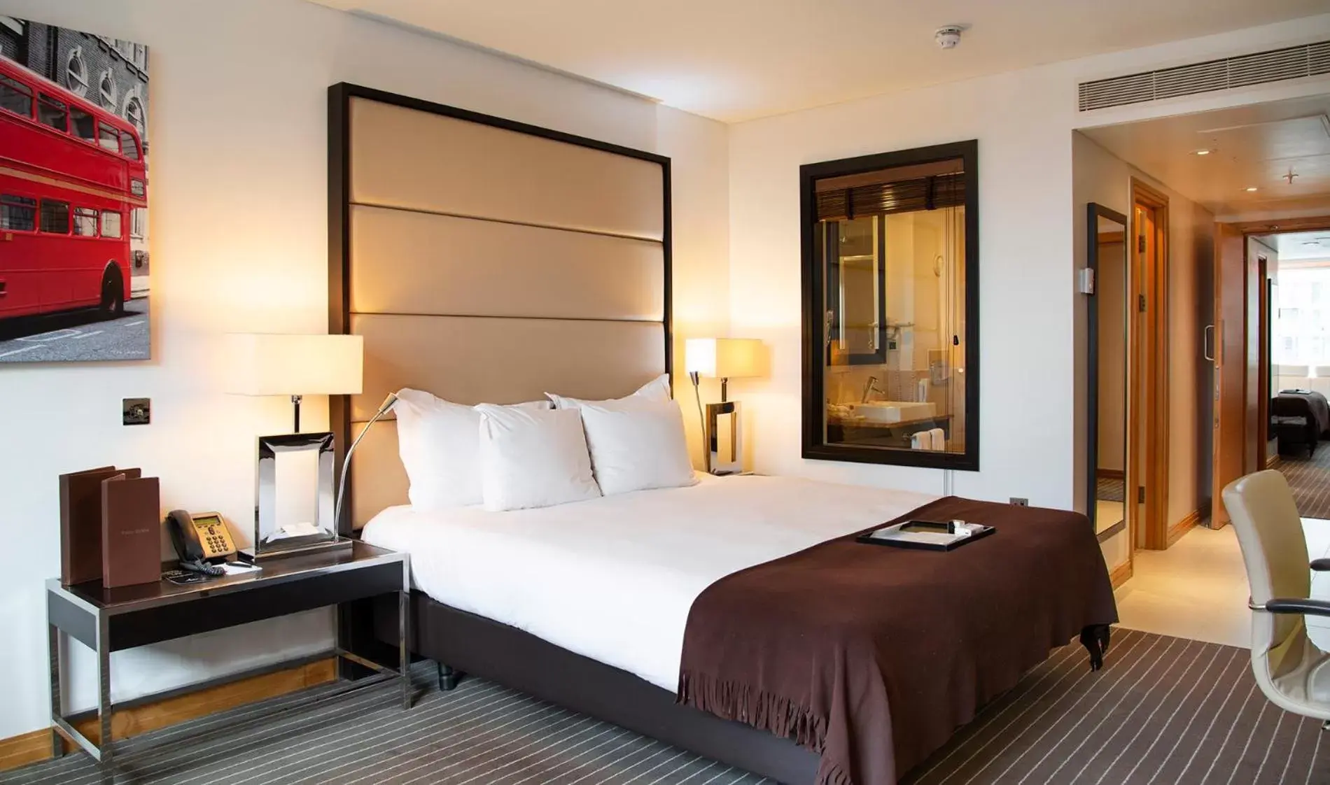 Bedroom, Bed in Pestana Chelsea Bridge Hotel
