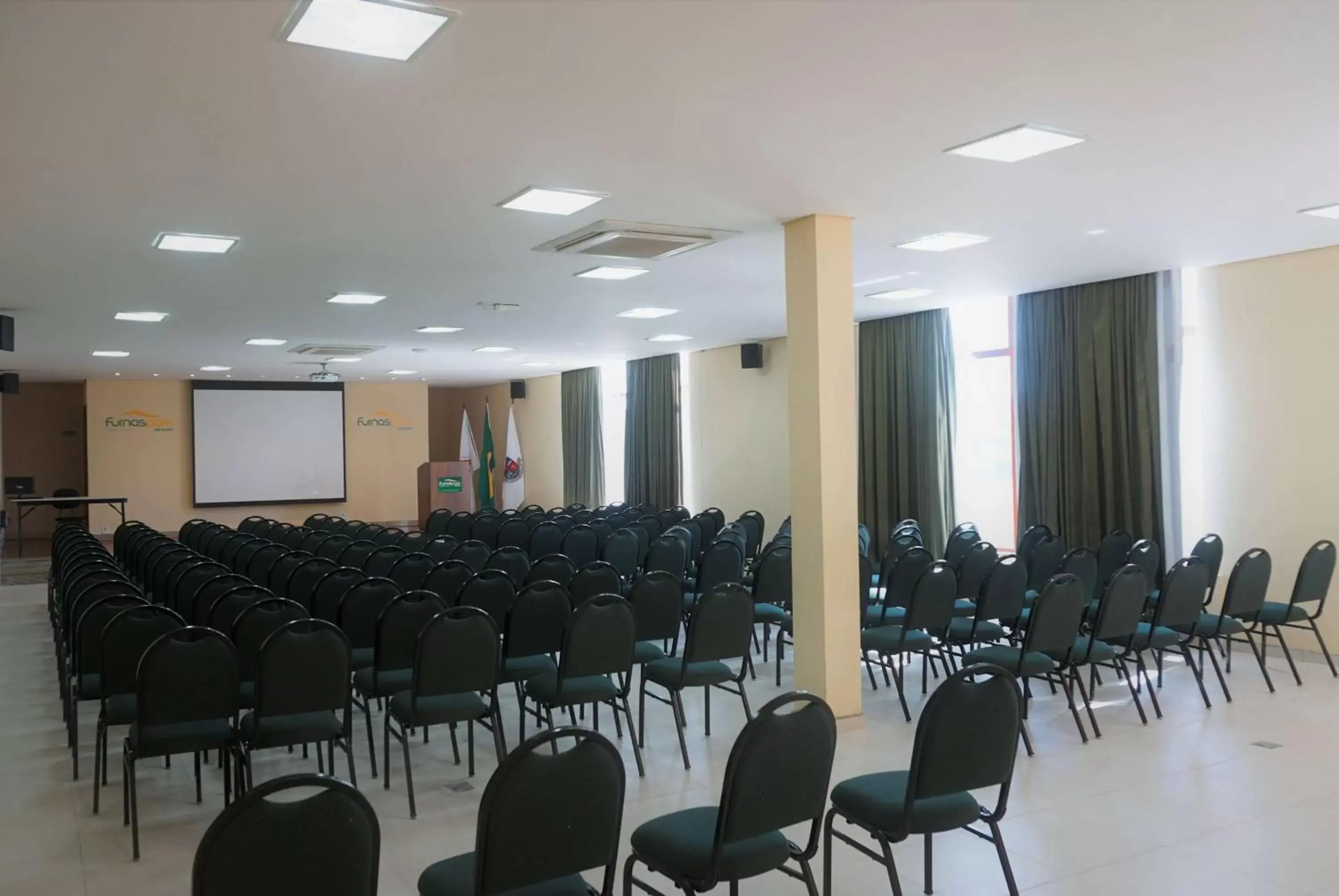 Meeting/conference room in Ramada by Wyndham Furnaspark