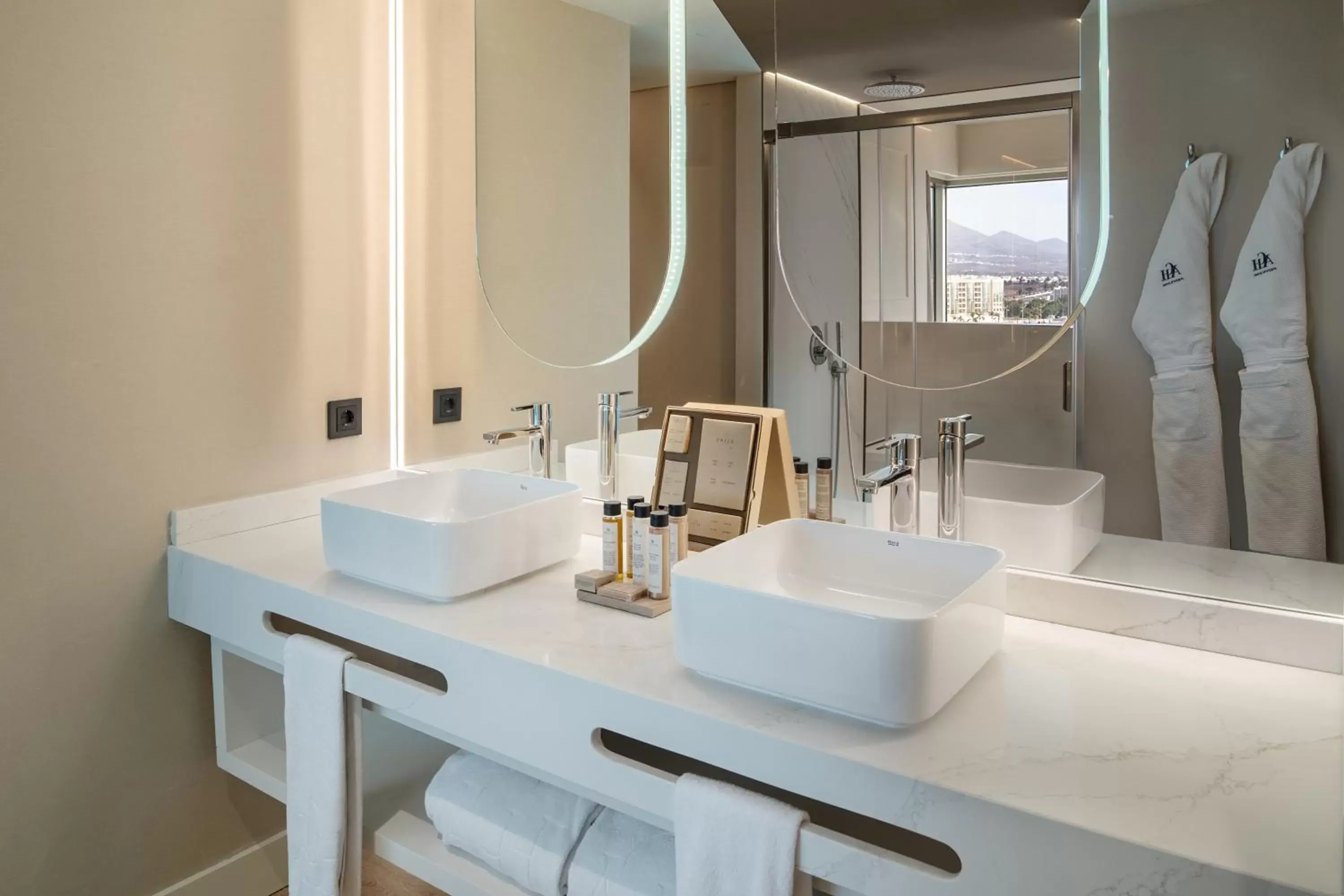 Bathroom in Arrecife Gran Hotel & Spa