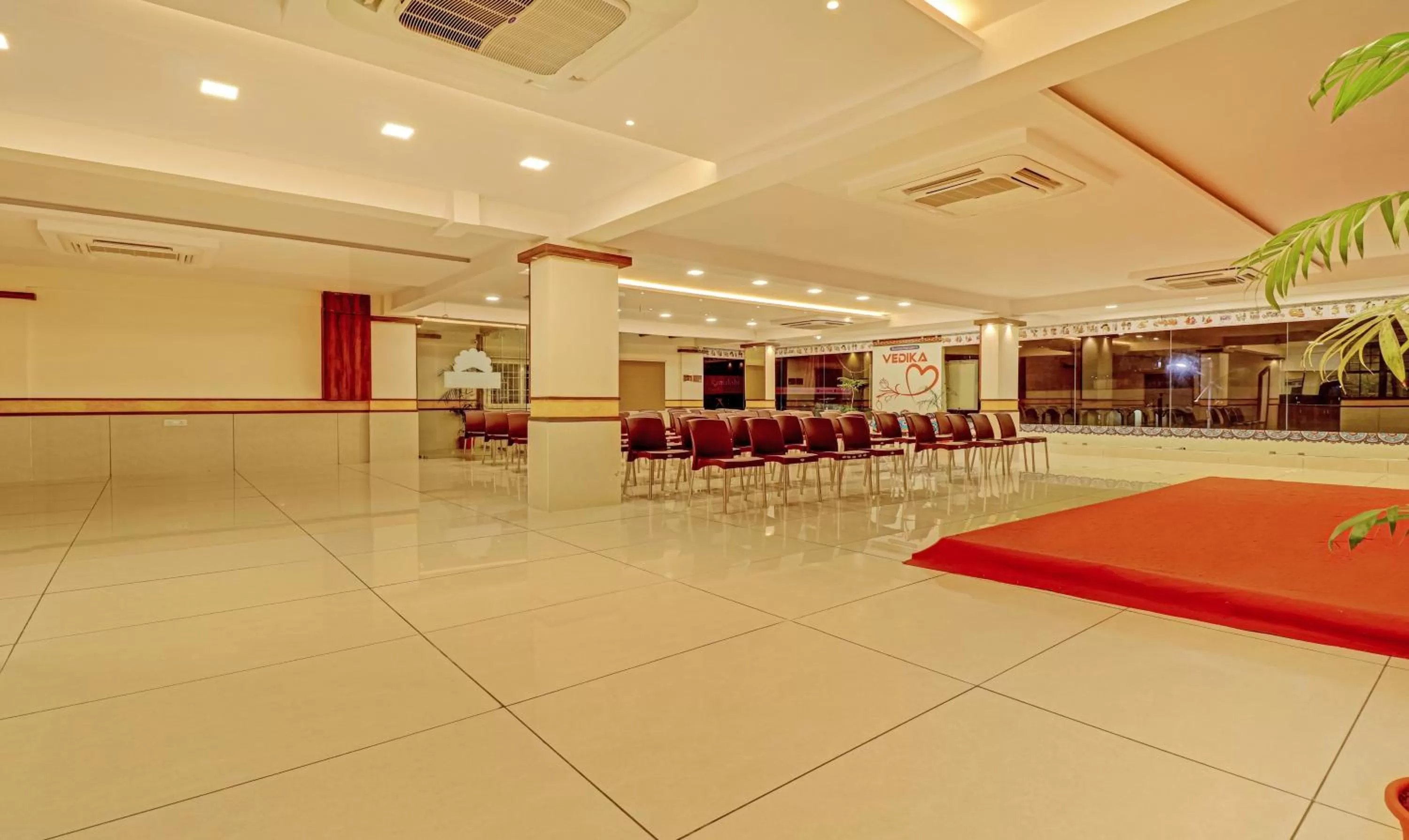 Banquet/Function facilities in Treebo Rainbow Grand