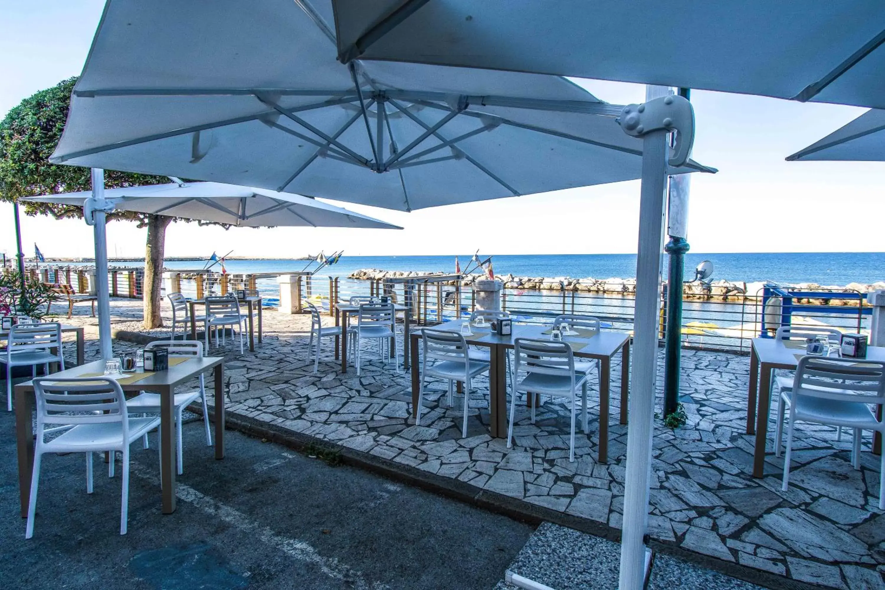 Restaurant/places to eat, Beach in Hotel San Pietro Chiavari