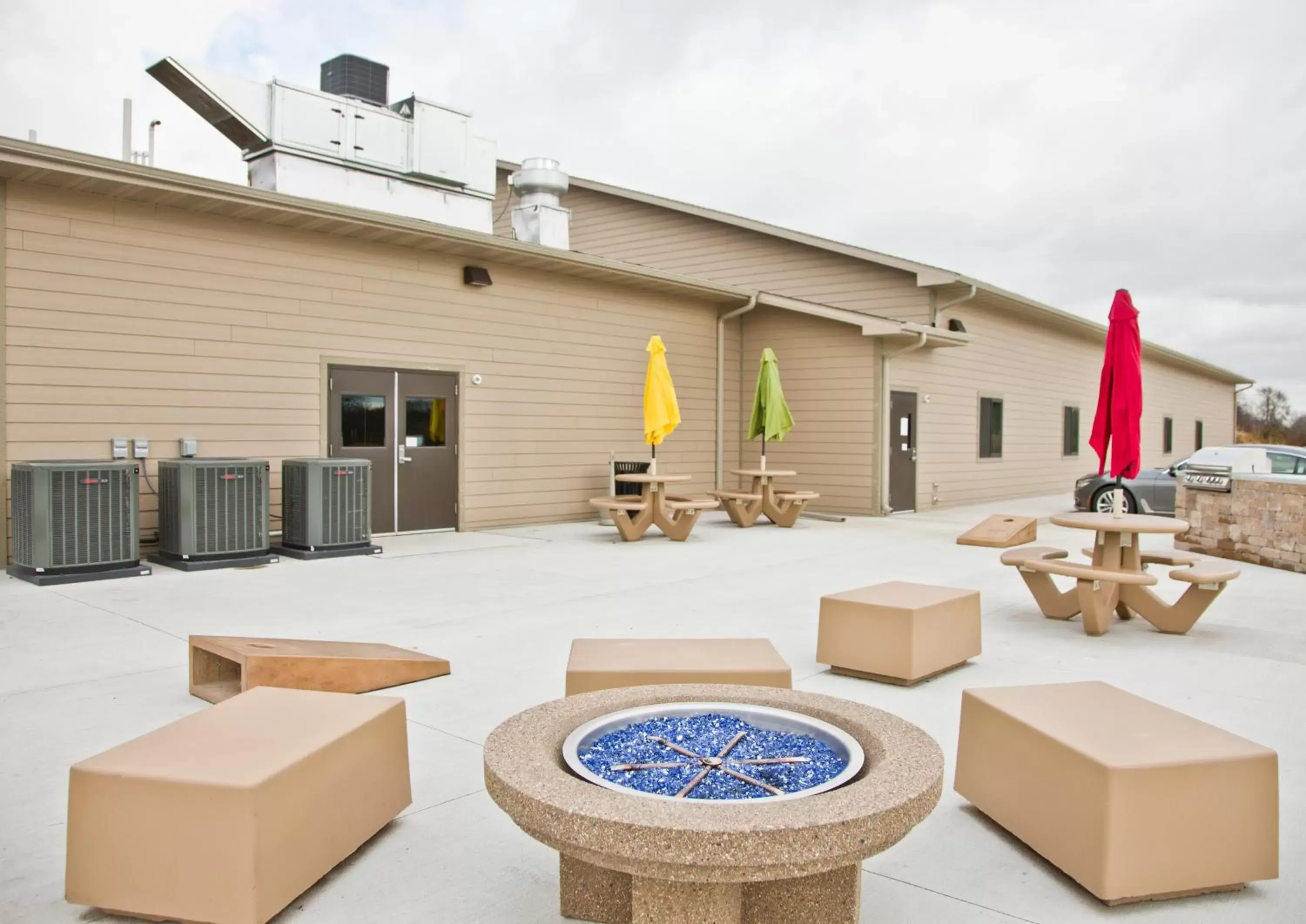 Patio, Property Building in Cobblestone Inn & Suites - Boone