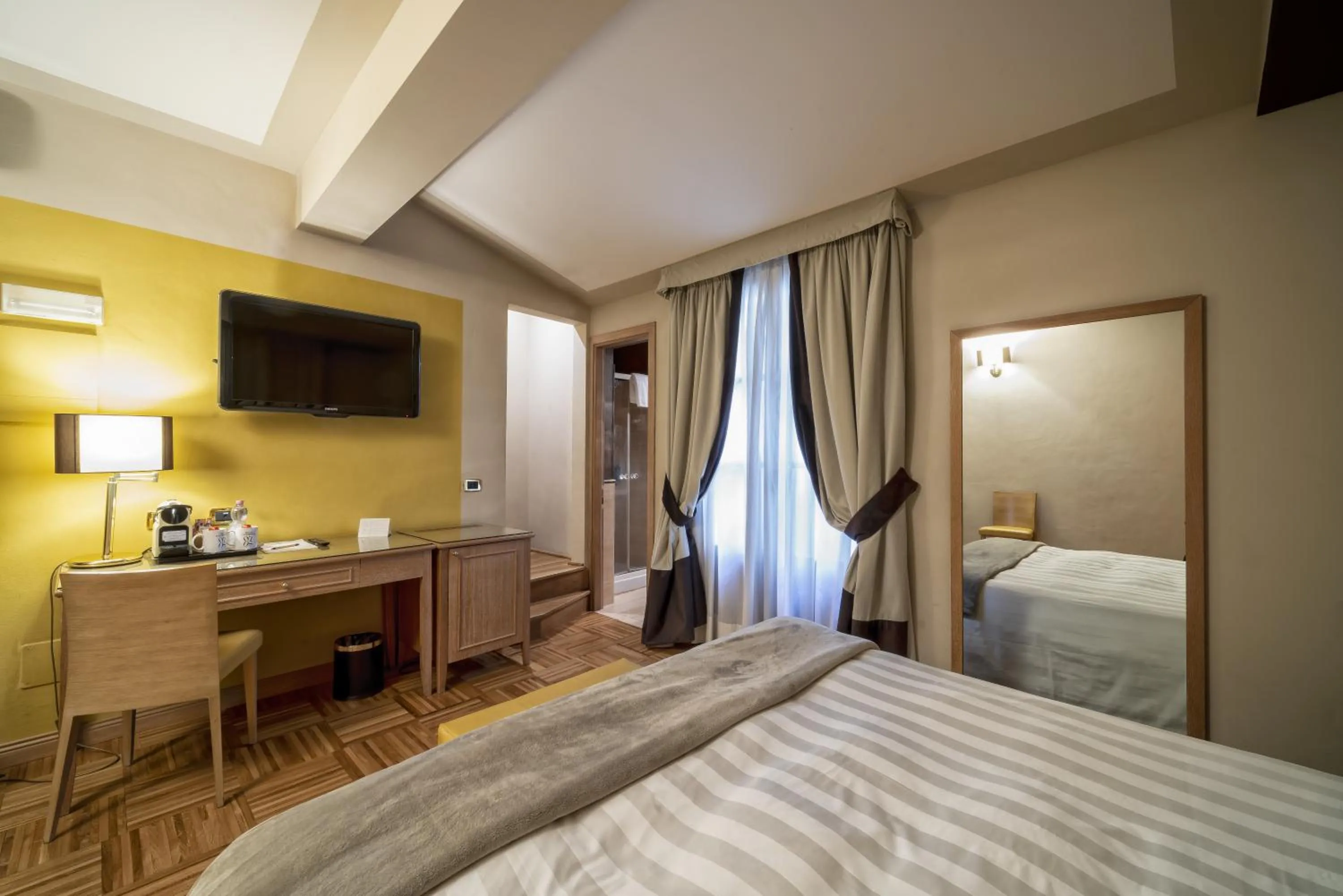 TV and multimedia, Bed in Solo Experience Hotel