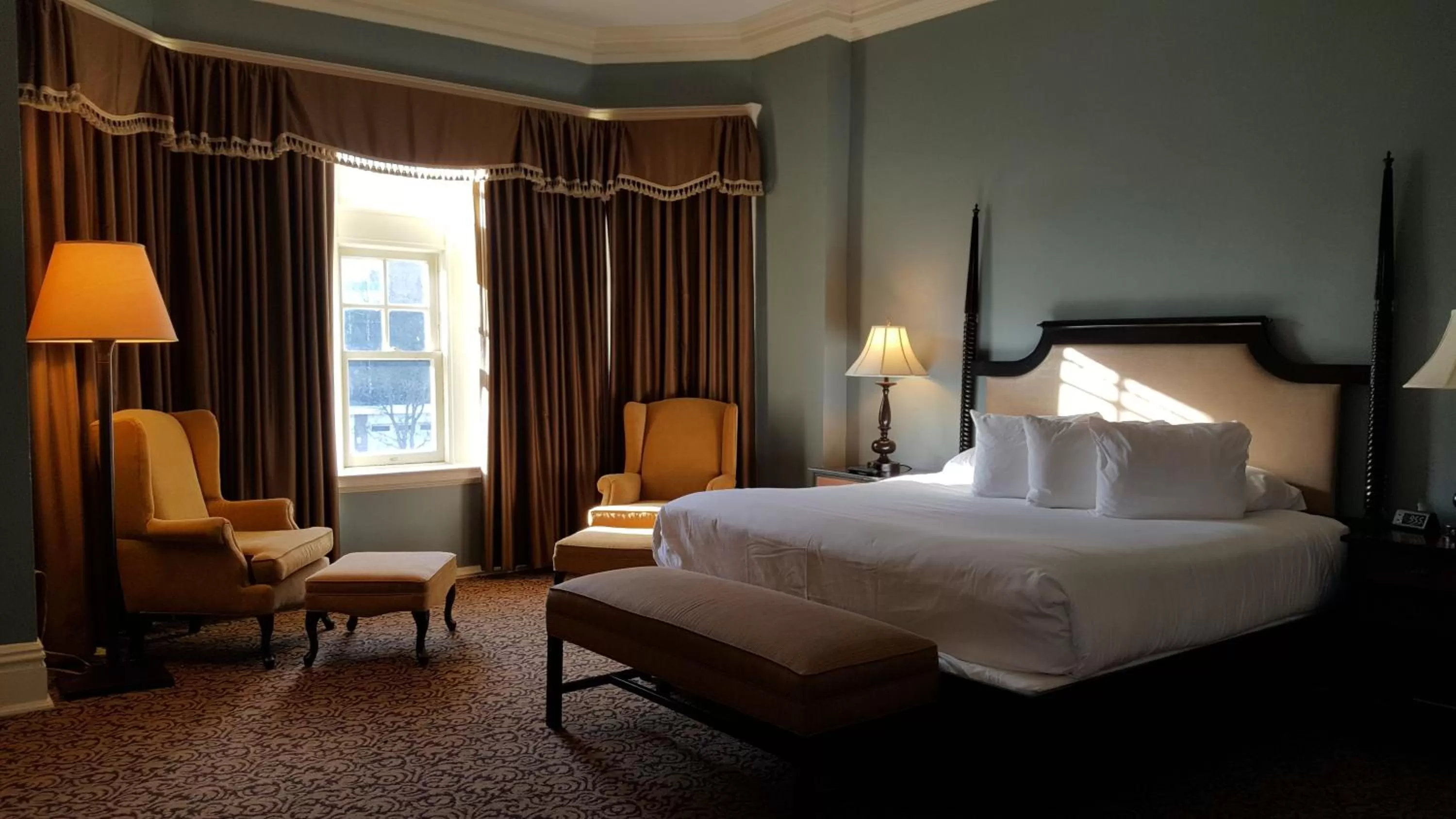 Bed in Mansions on Fifth