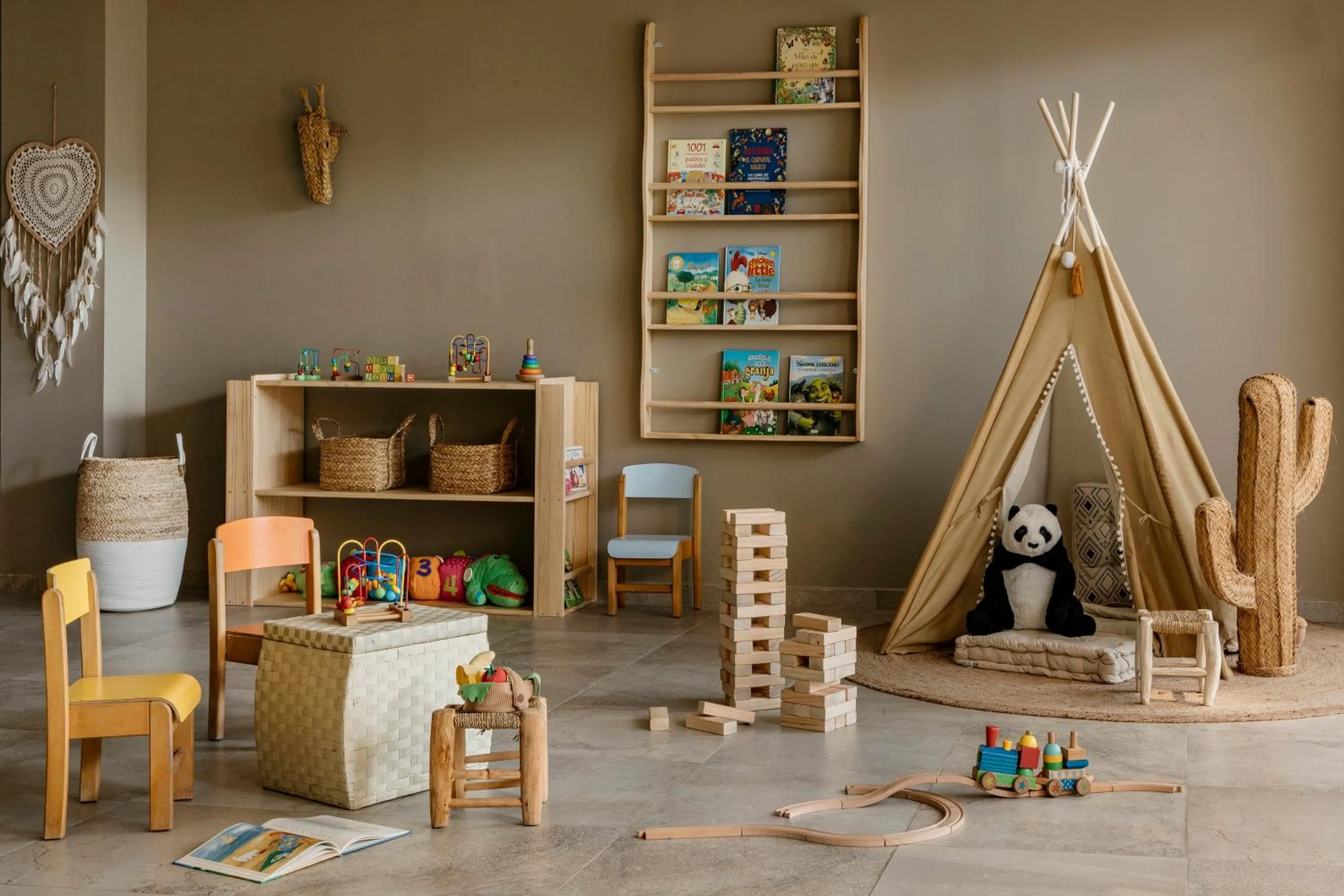 babysiter in ME Ibiza - The Leading Hotels of the World