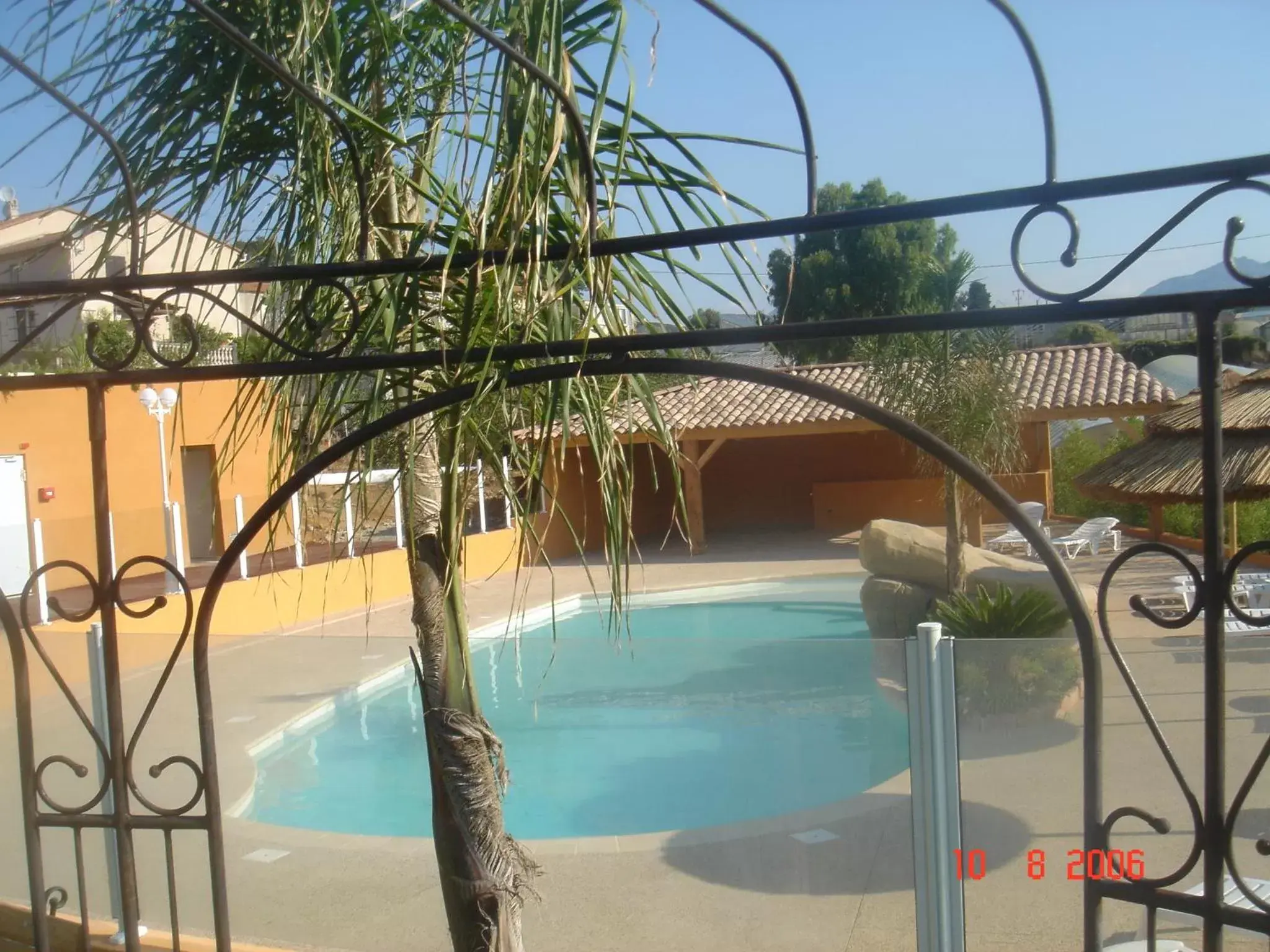 Swimming Pool in Hotel Lou Castelet