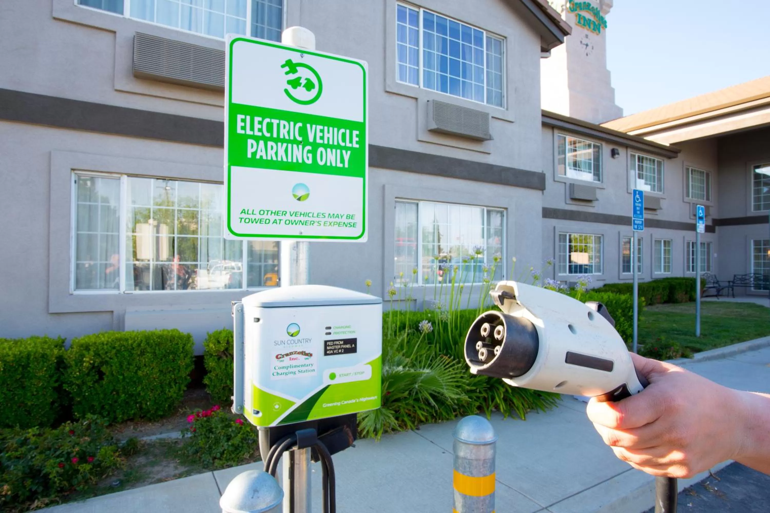 Parking in Granzella's Inn