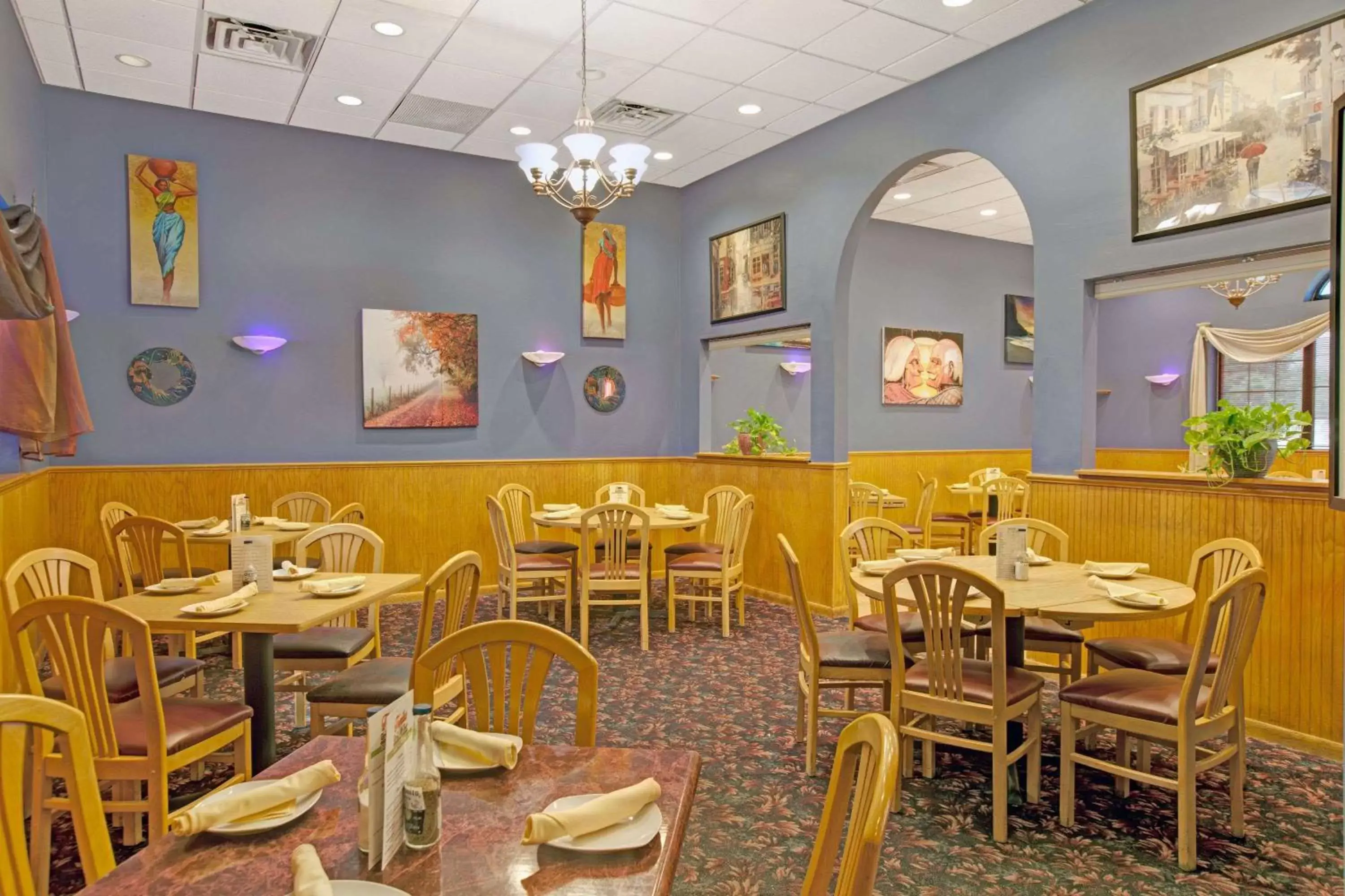Restaurant/Places to Eat in Ramada by Wyndham Flemington
