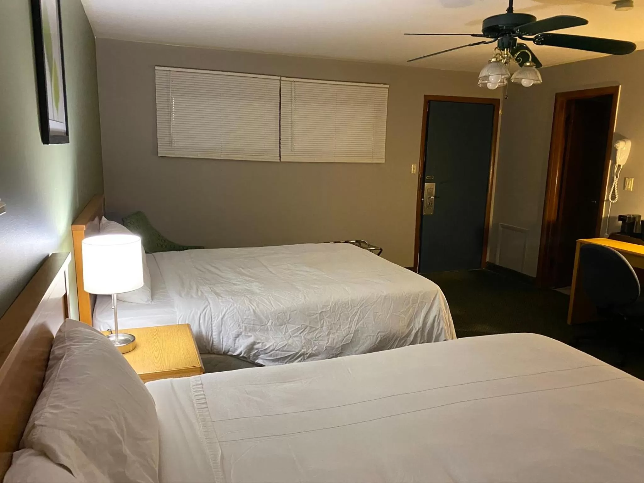 Bed in Diamond Motel - Abilene