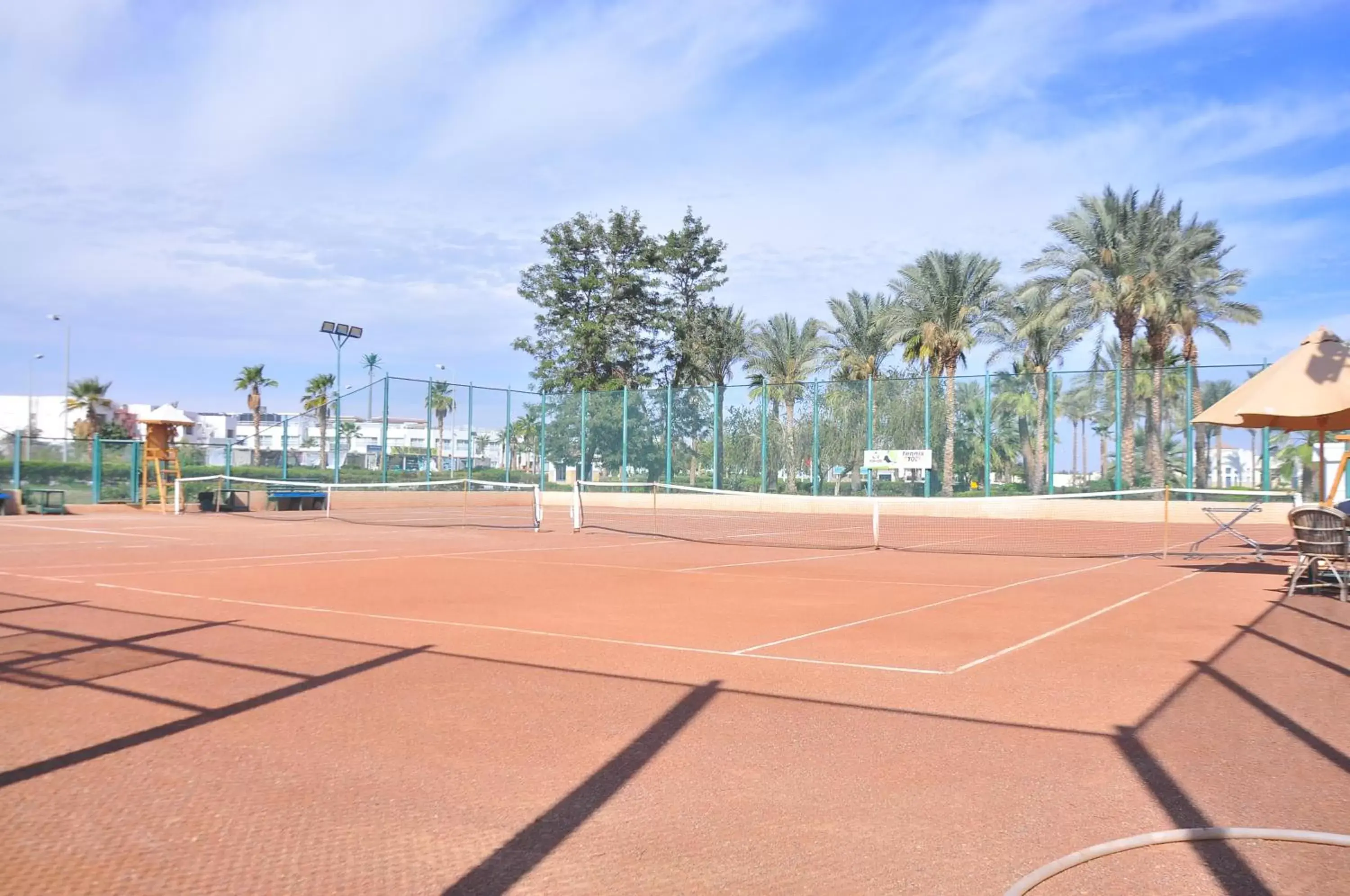 Tennis/Squash in Amphoras Beach