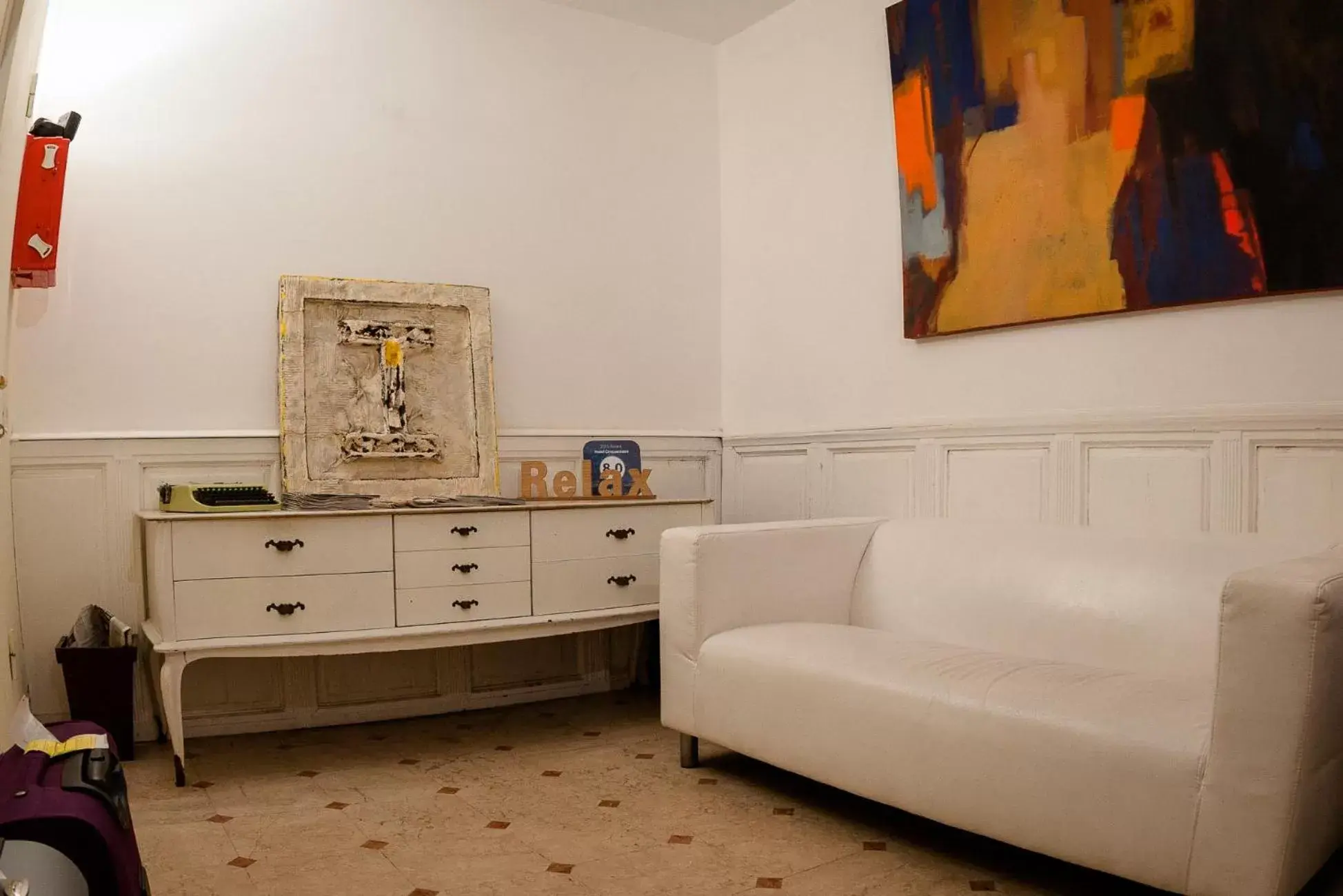 Communal lounge/ TV room, Seating Area in Hotel Cinquantatre