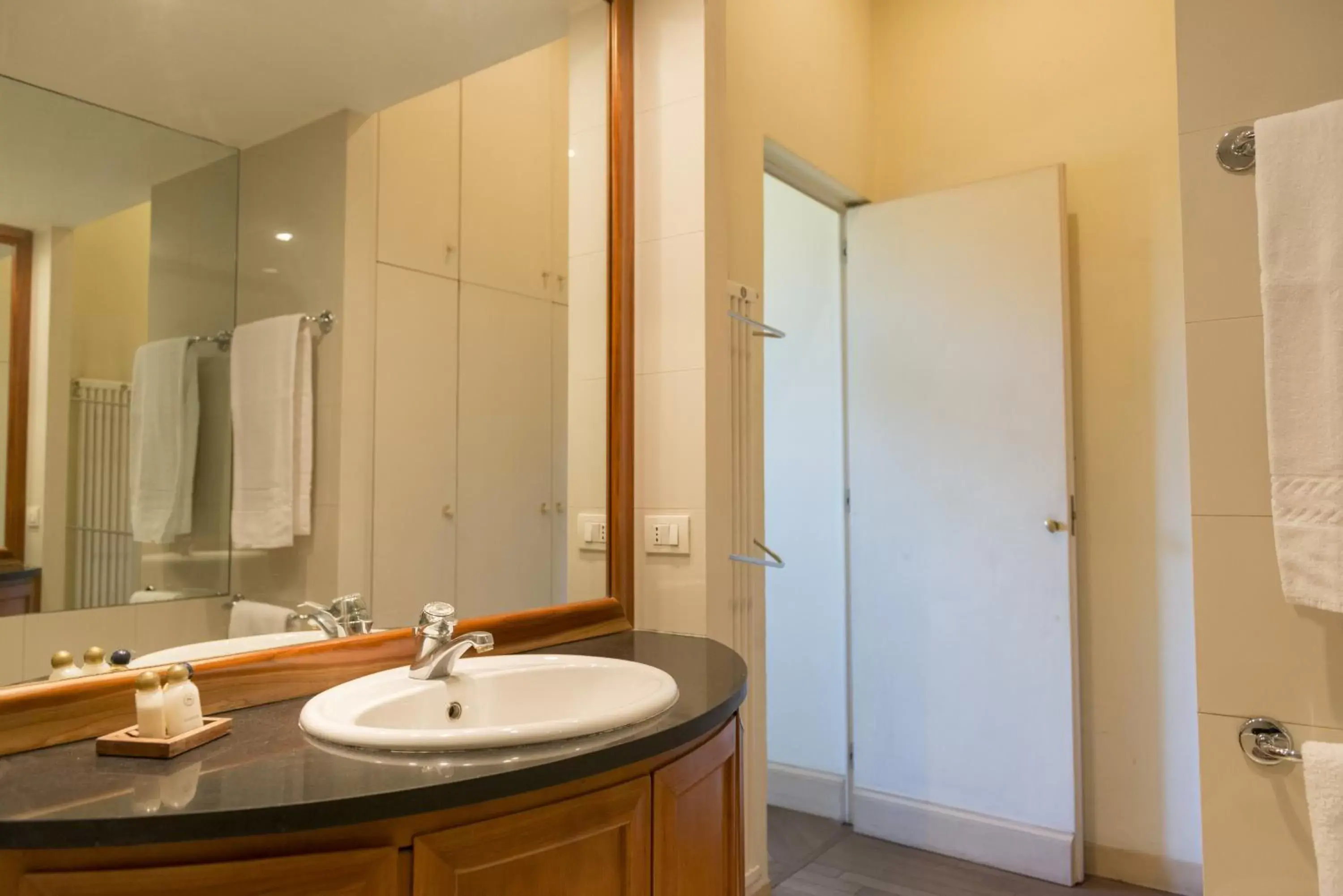 Bathroom in Rome Downtown Suite Bed and Breakfast Aracoeli