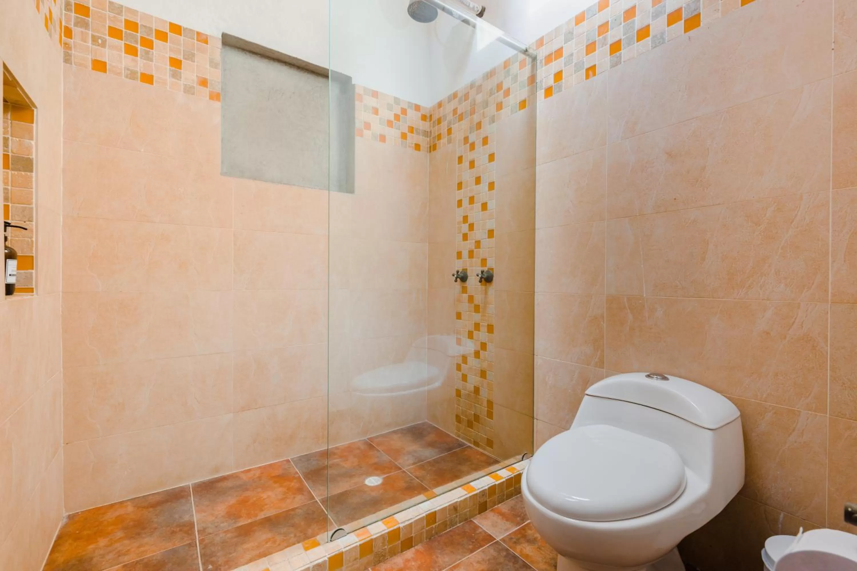 Shower in Hotel Kawa Mountain Retreat