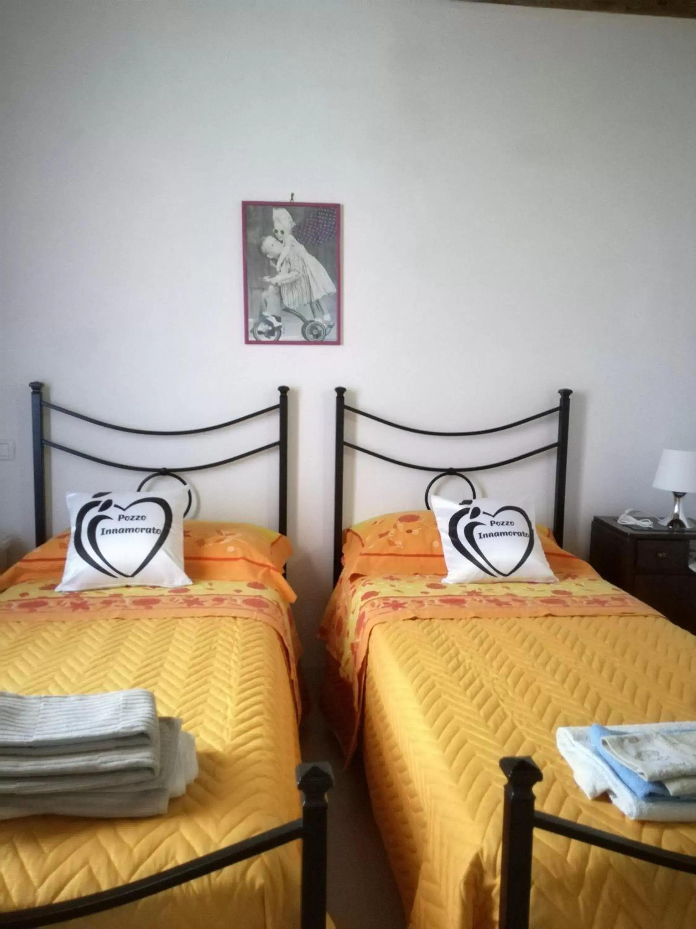 Bedroom, Bed in B&B Pozzo Innamorato