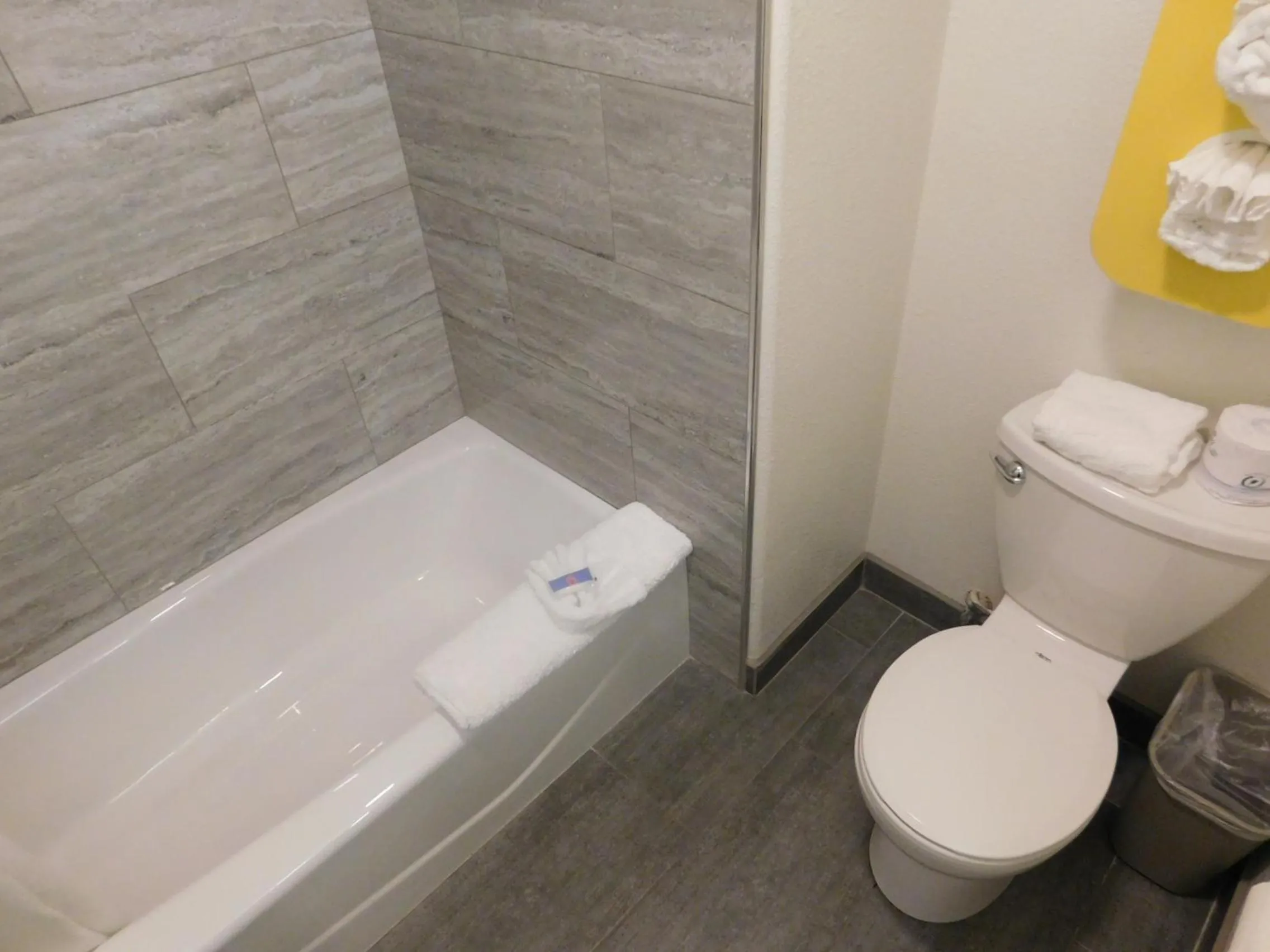 Toilet in Fisherman's Cove Inn