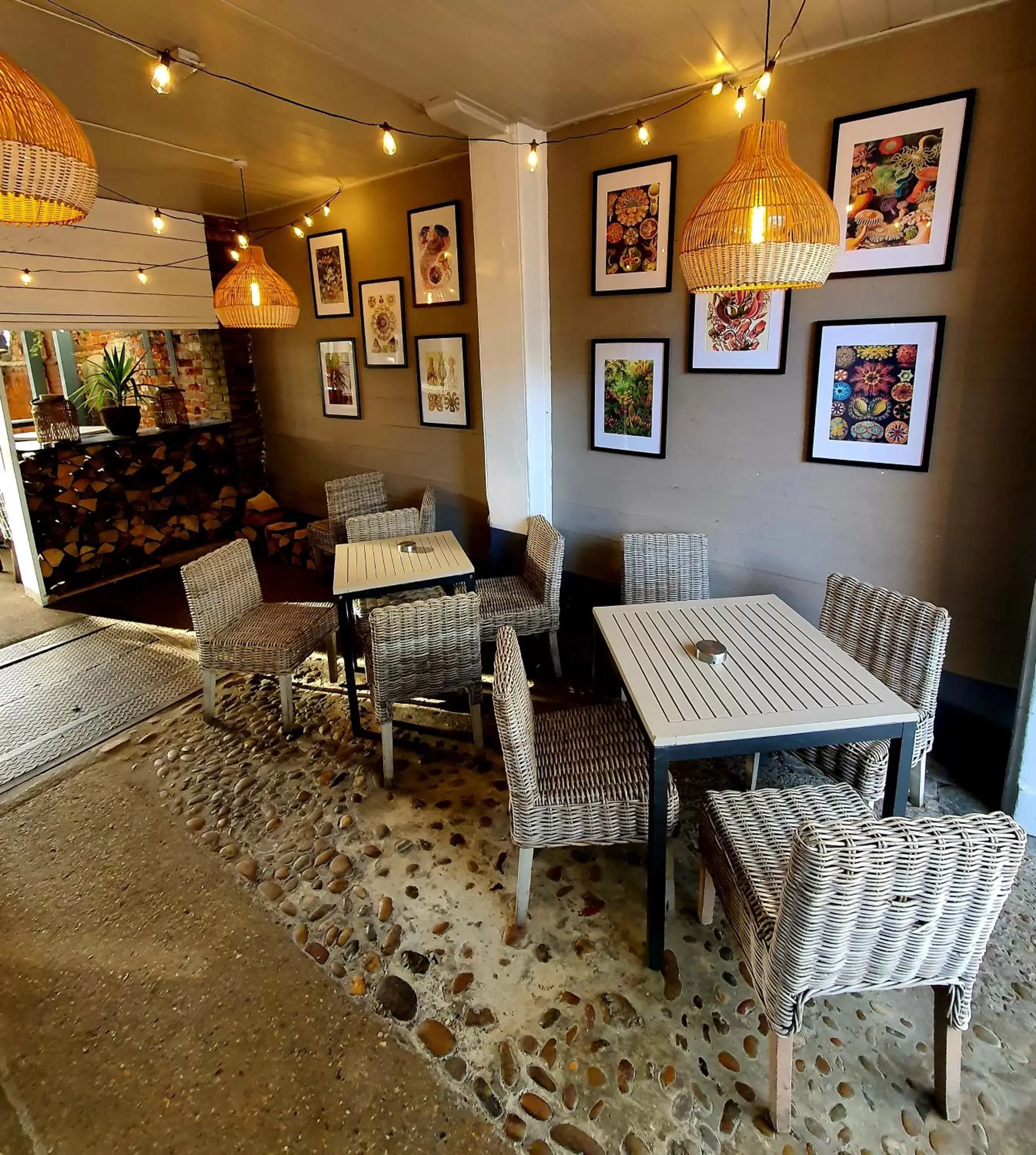 Seating area, Restaurant/Places to Eat in White Horse