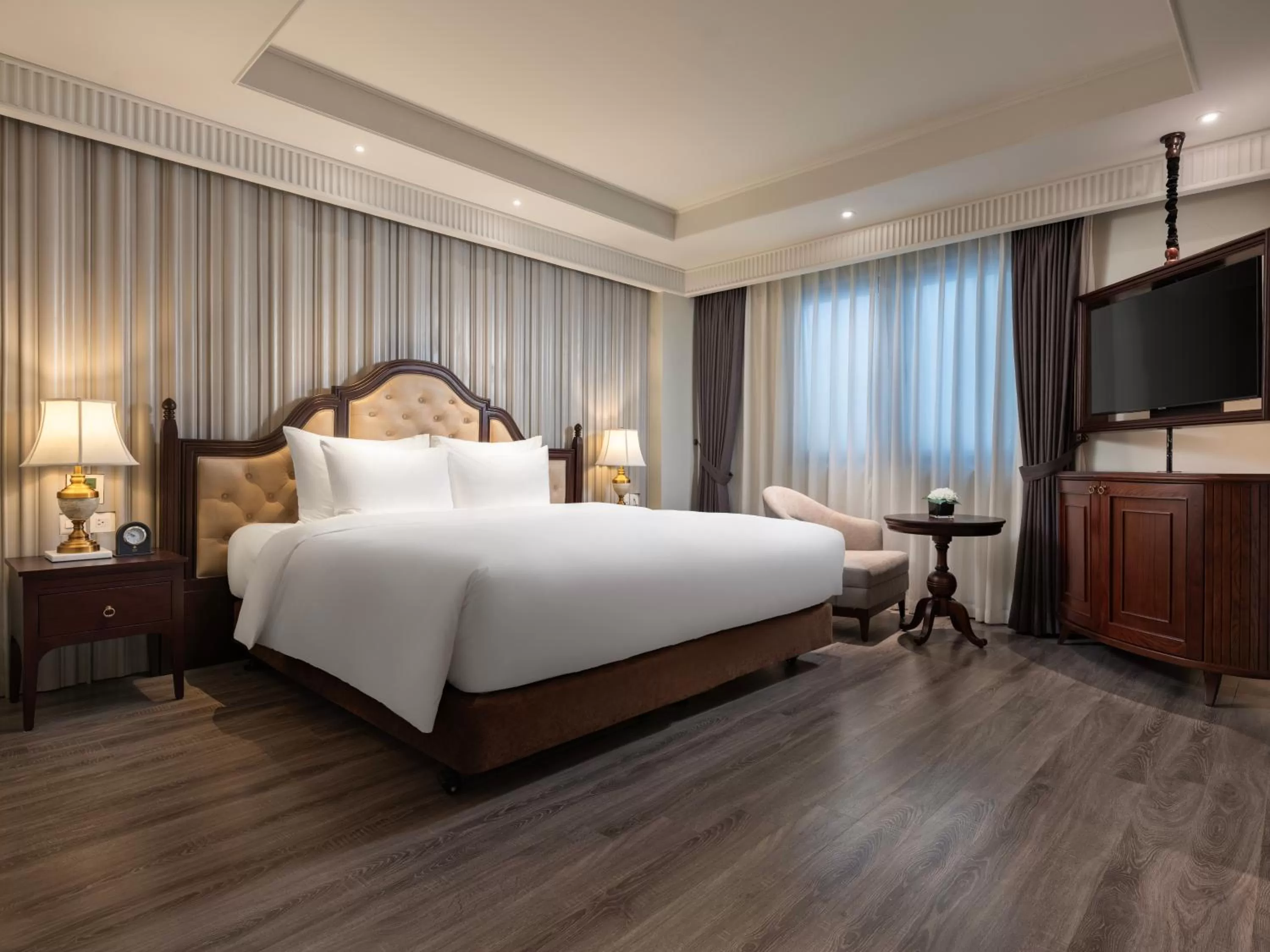 Bedroom, Bed in GRAND HOTEL du LAC Hanoi