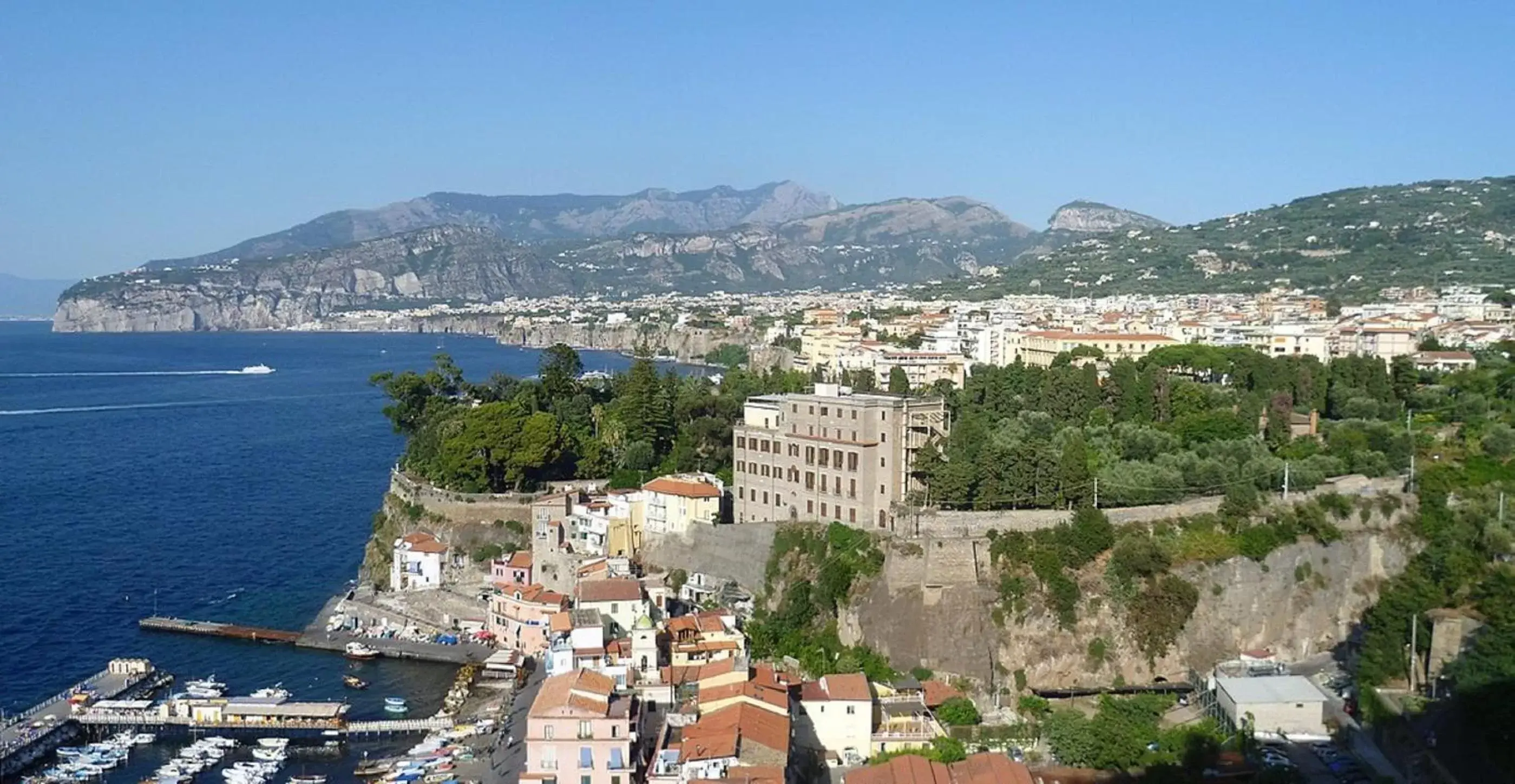 Nearby landmark, Bird's-eye View in Maison Nanà