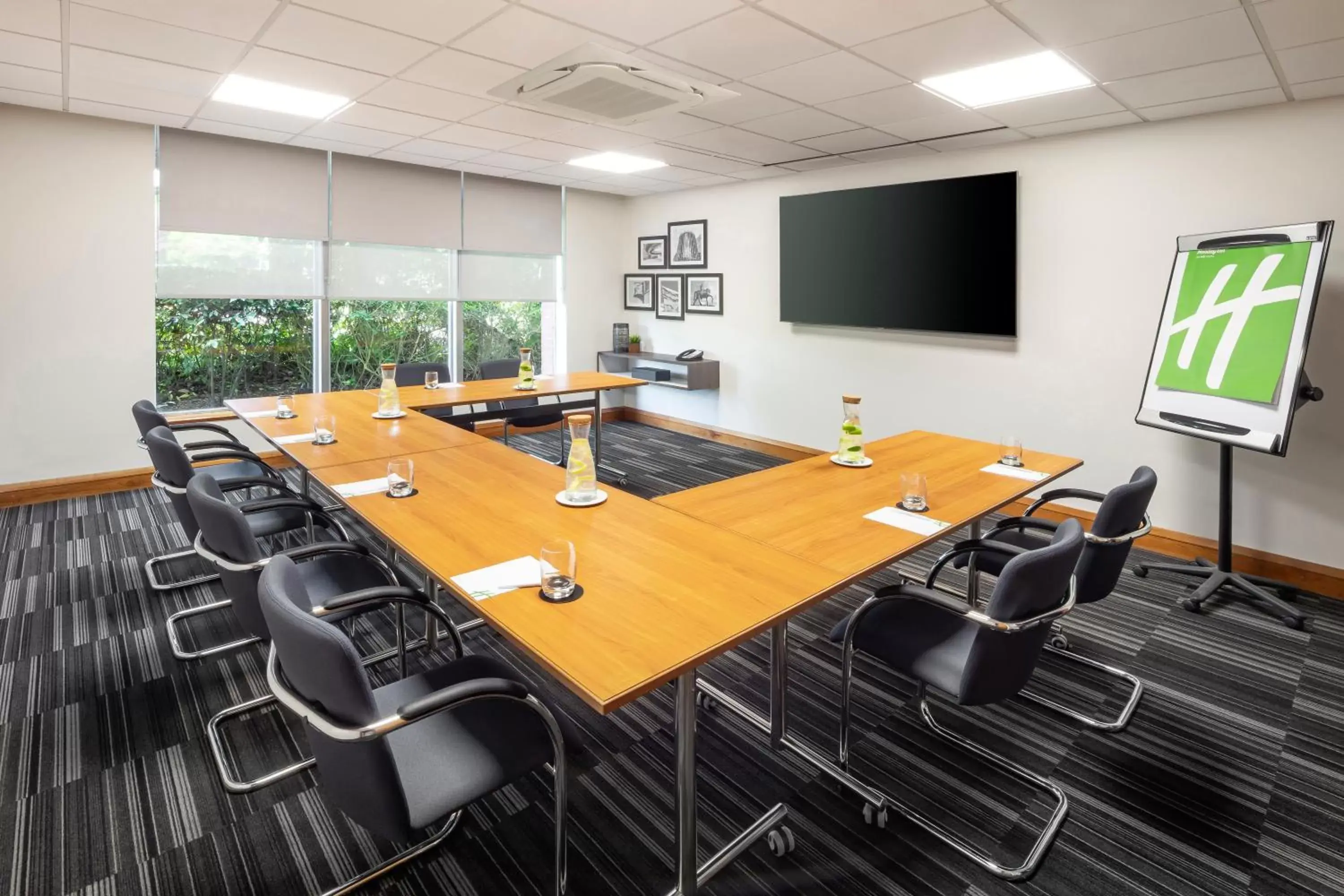 Meeting/conference room in Holiday Inn Coventry M6, J2, an IHG Hotel