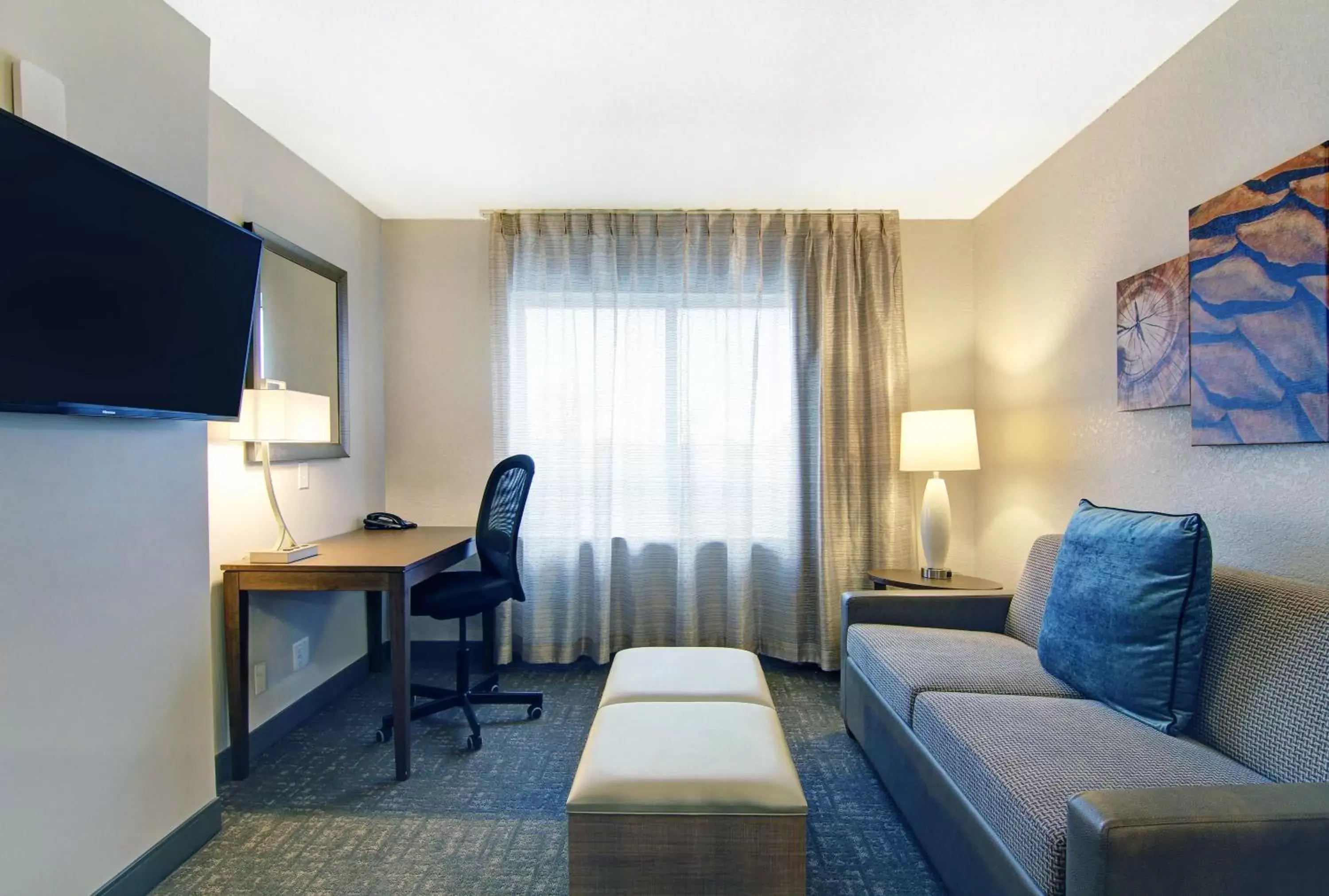 Photo of the whole room, TV/Entertainment Center in Staybridge Suites Toronto - Vaughan South, an IHG Hotel